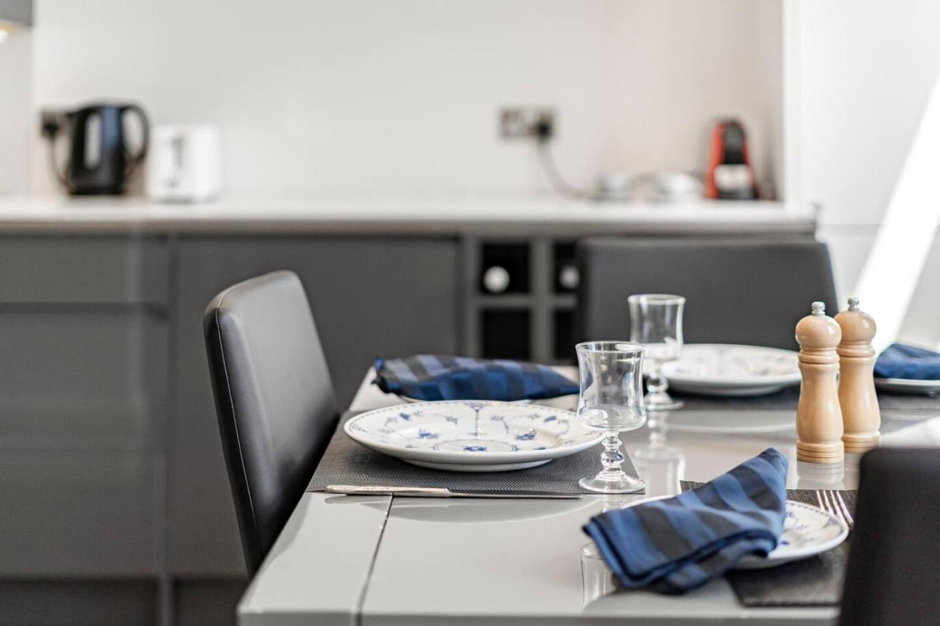 Stylish Kensington Home - Amazing Location