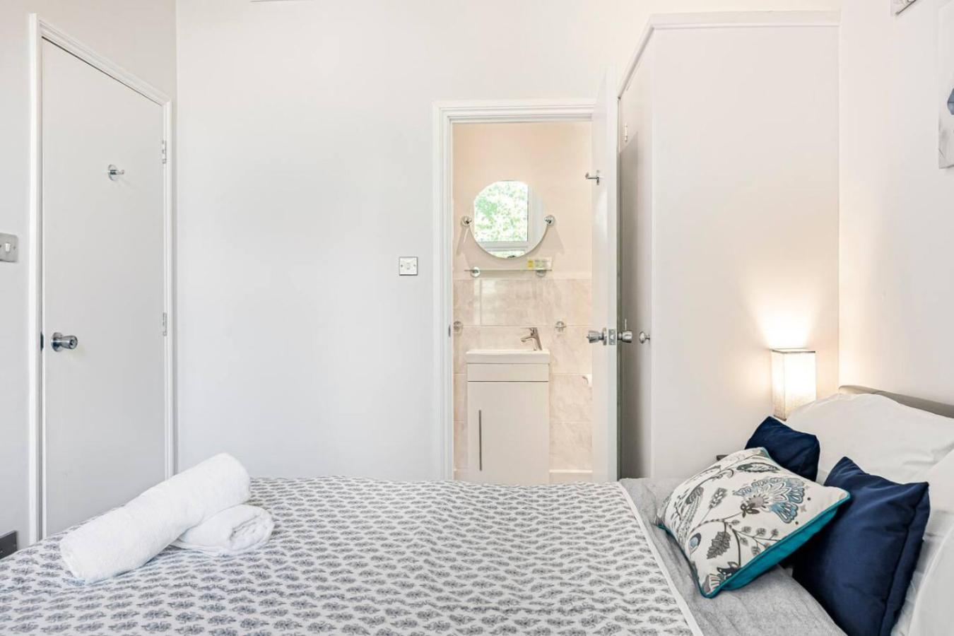 Stylish Kensington Home - Amazing Location