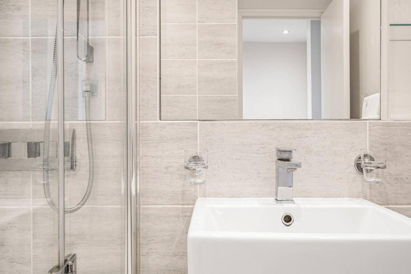 Stylish Kensington Home - Amazing Location