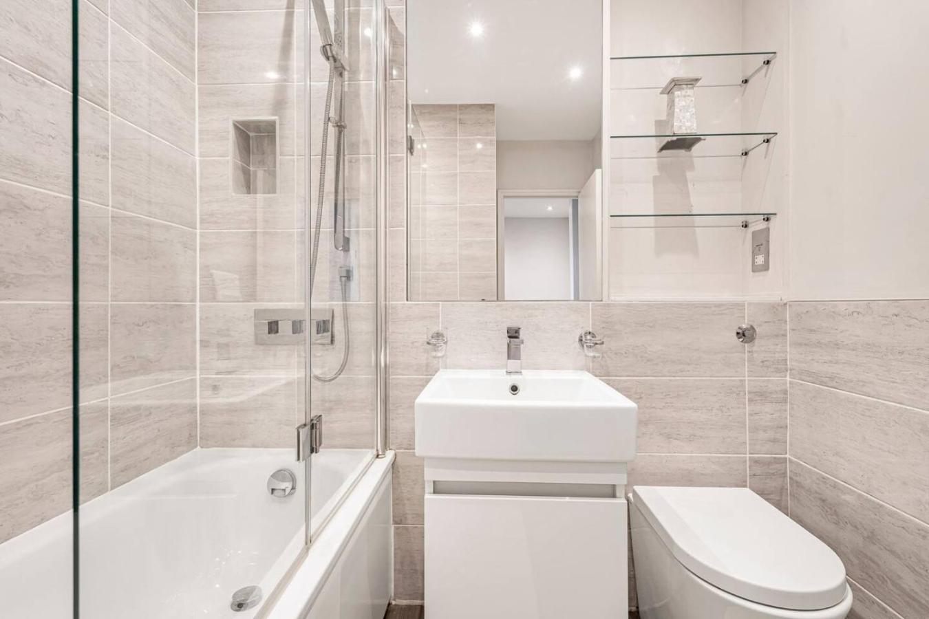 Stylish Kensington Home - Amazing Location