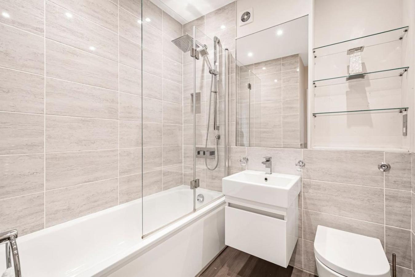 Stylish Kensington Home - Amazing Location