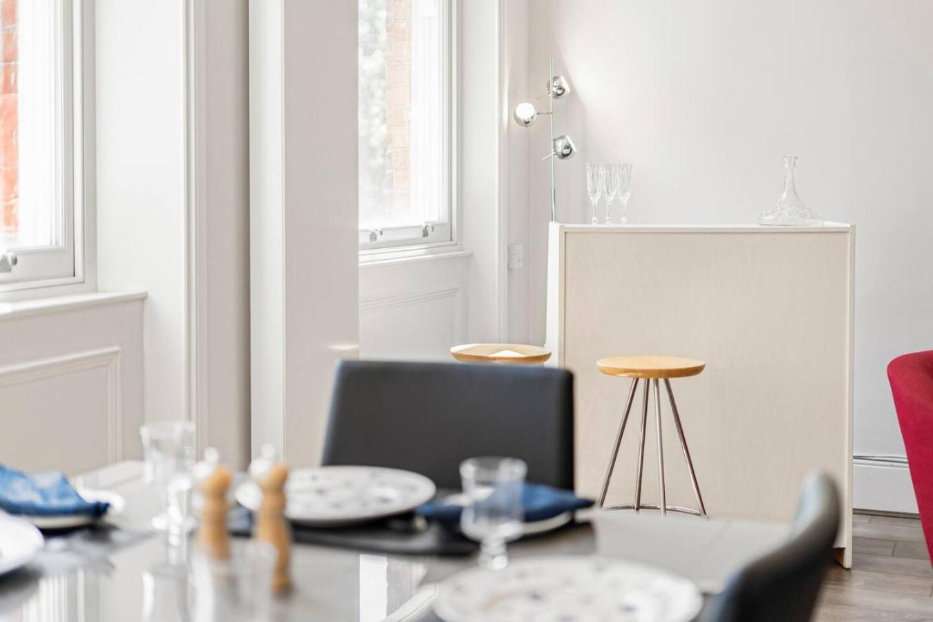 Stylish Kensington Home - Amazing Location