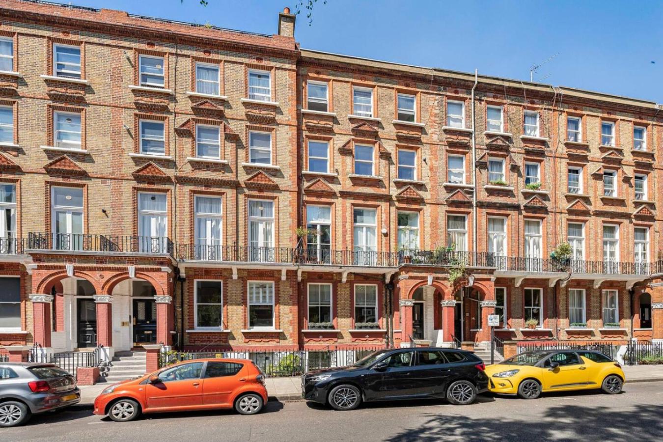 Stylish Kensington Home - Amazing Location