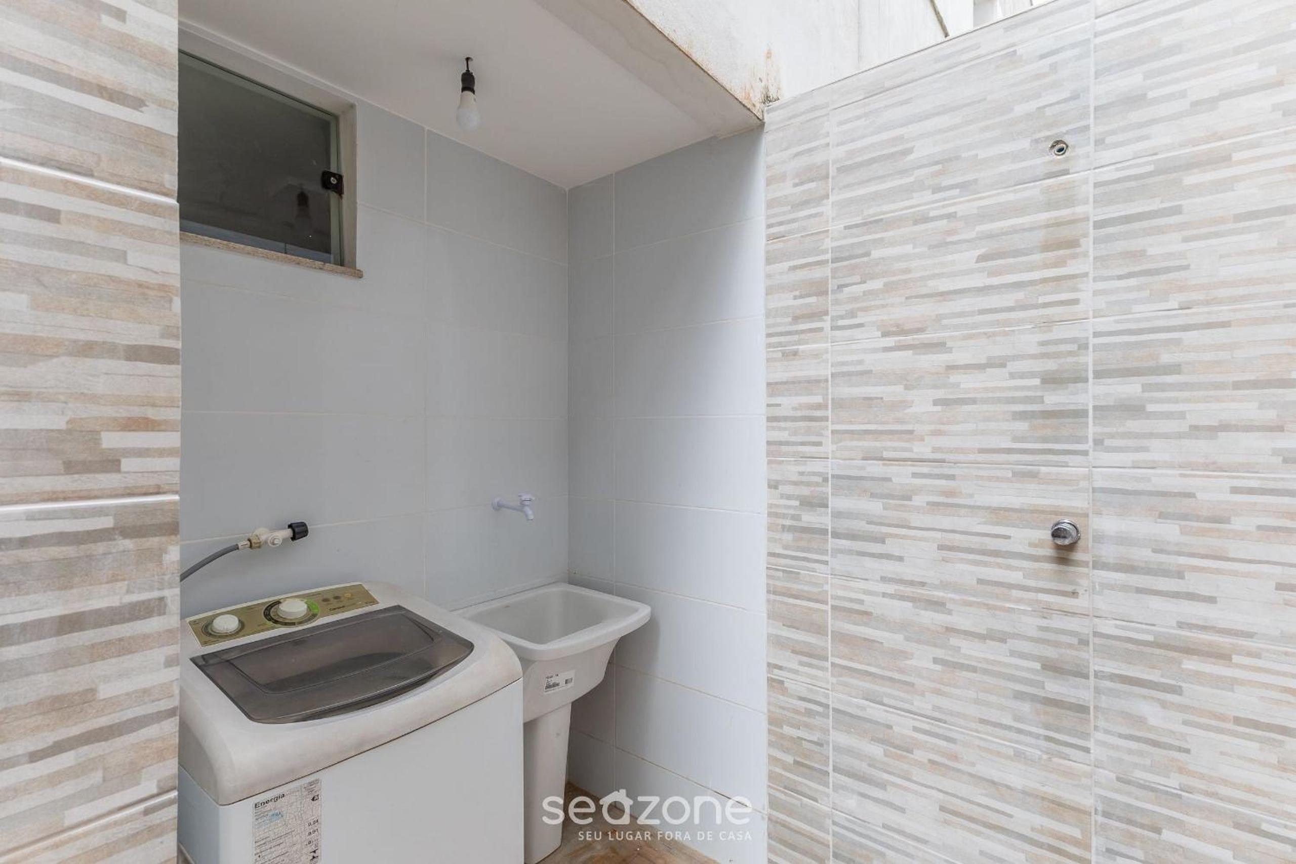Apt w/ terrace & BBQ 100m from the sea ELLC0000