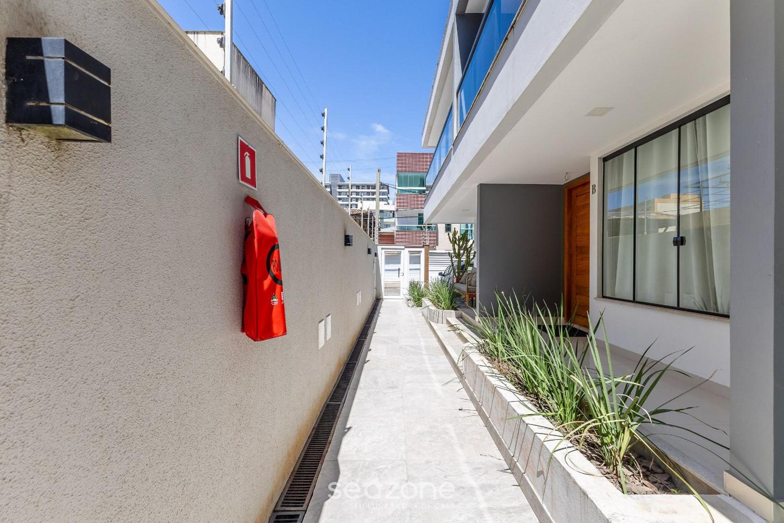 Apt w/ terrace & BBQ 100m from the sea ELLC0000