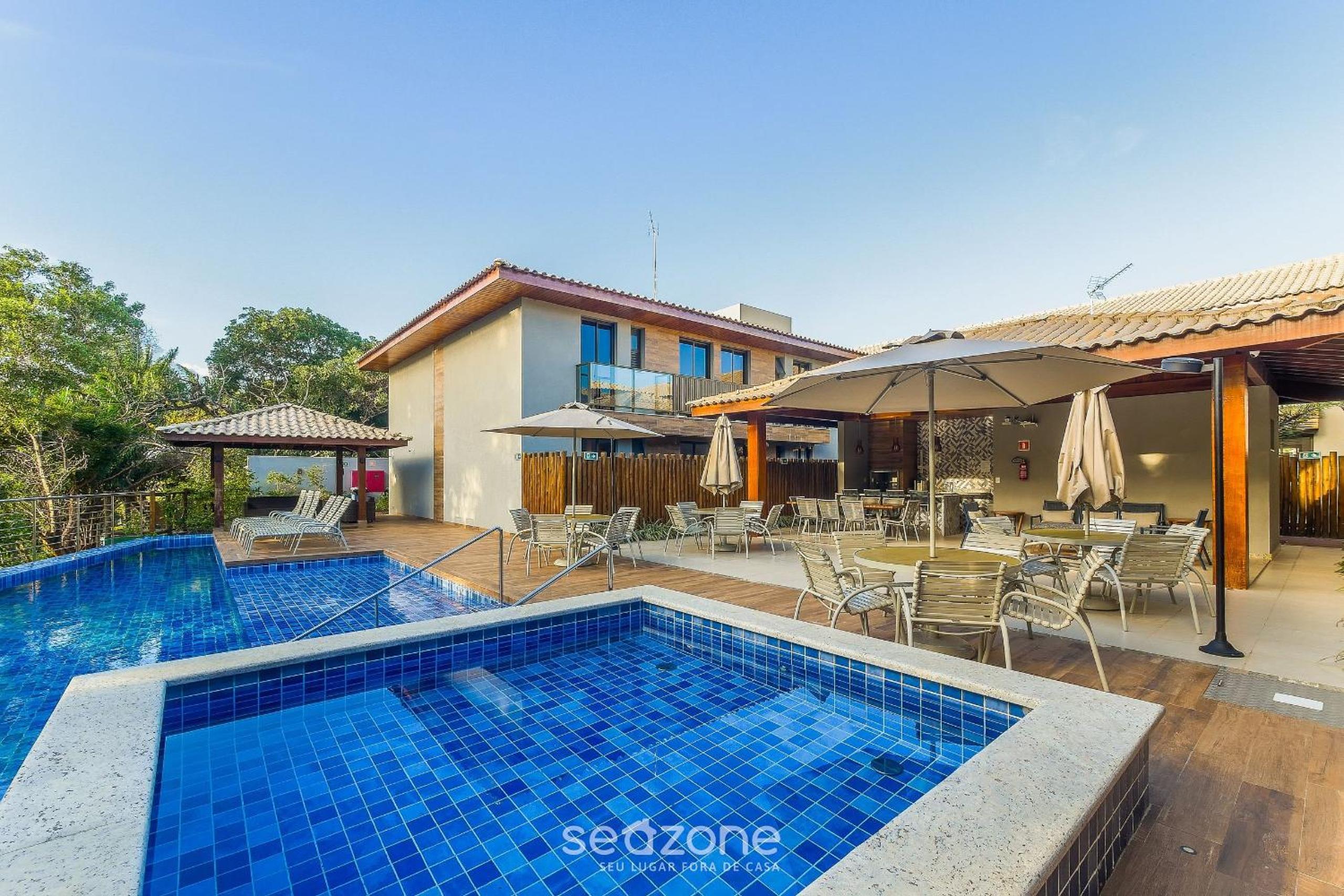 2 Suite Apartment in Condo with Pool EKO0008