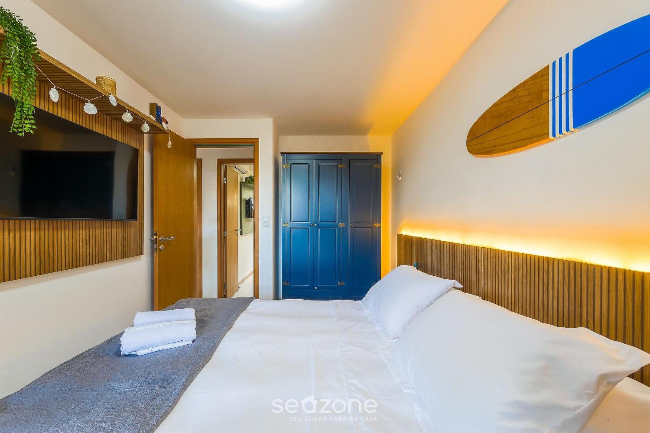2 Suite Apartment in Condo with Pool EKO0008