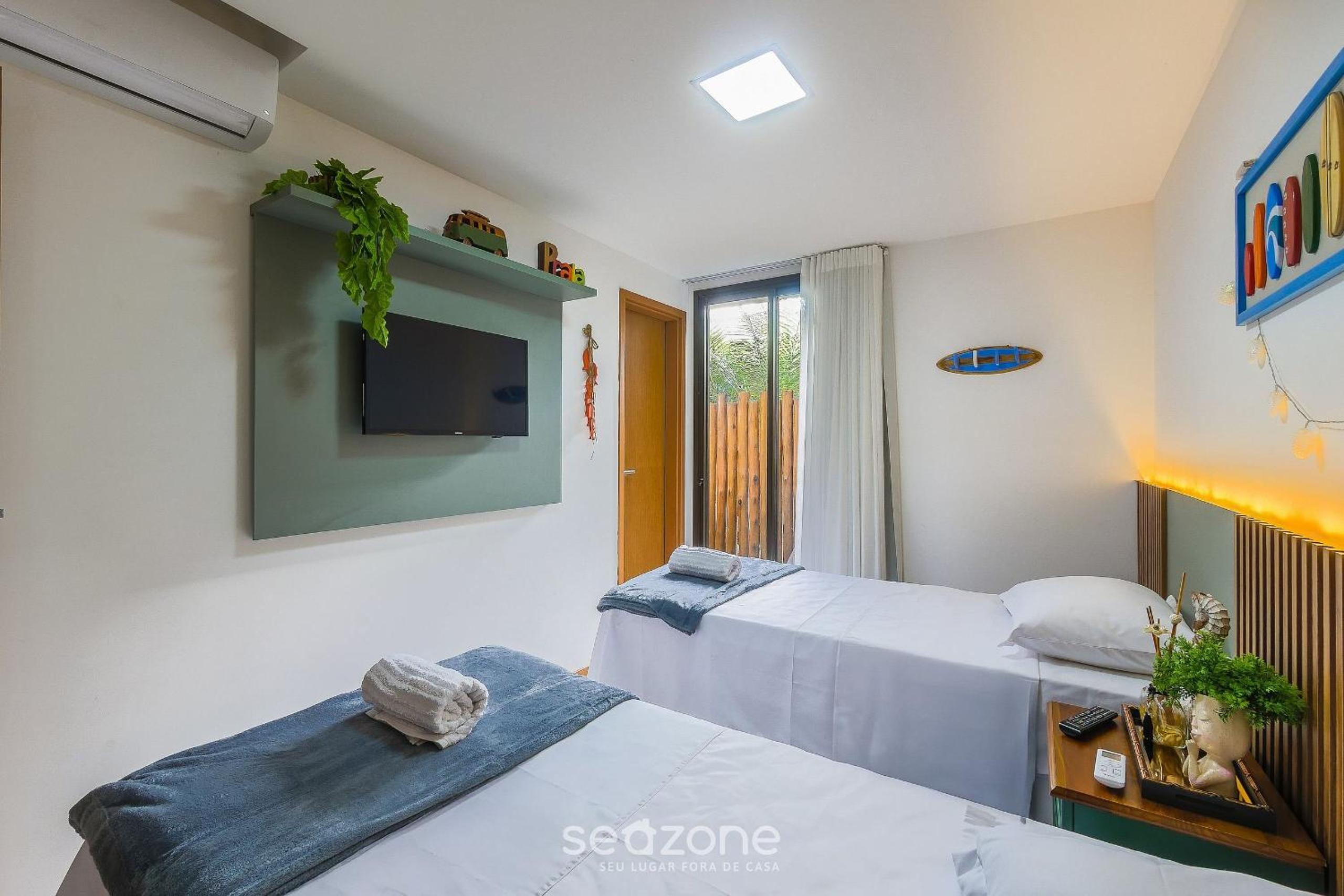 2 Suite Apartment in Condo with Pool EKO0008