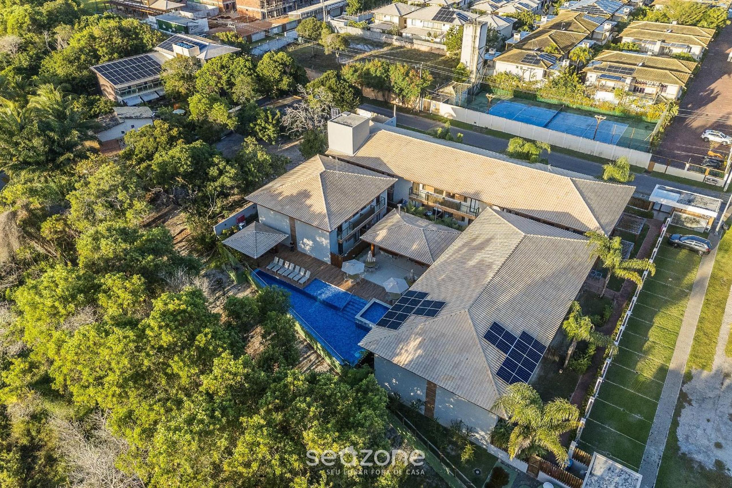 2 Suite Apartment in Condo with Pool EKO0008