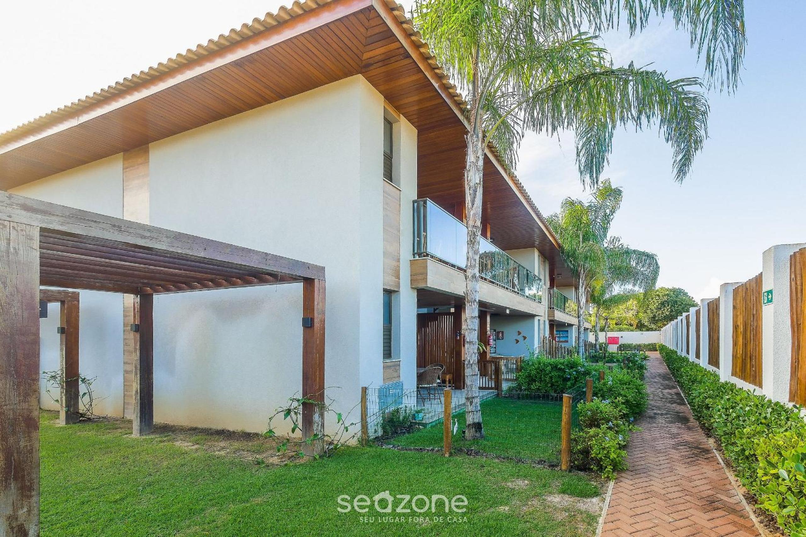 2 Suite Apartment in Condo with Pool EKO0008