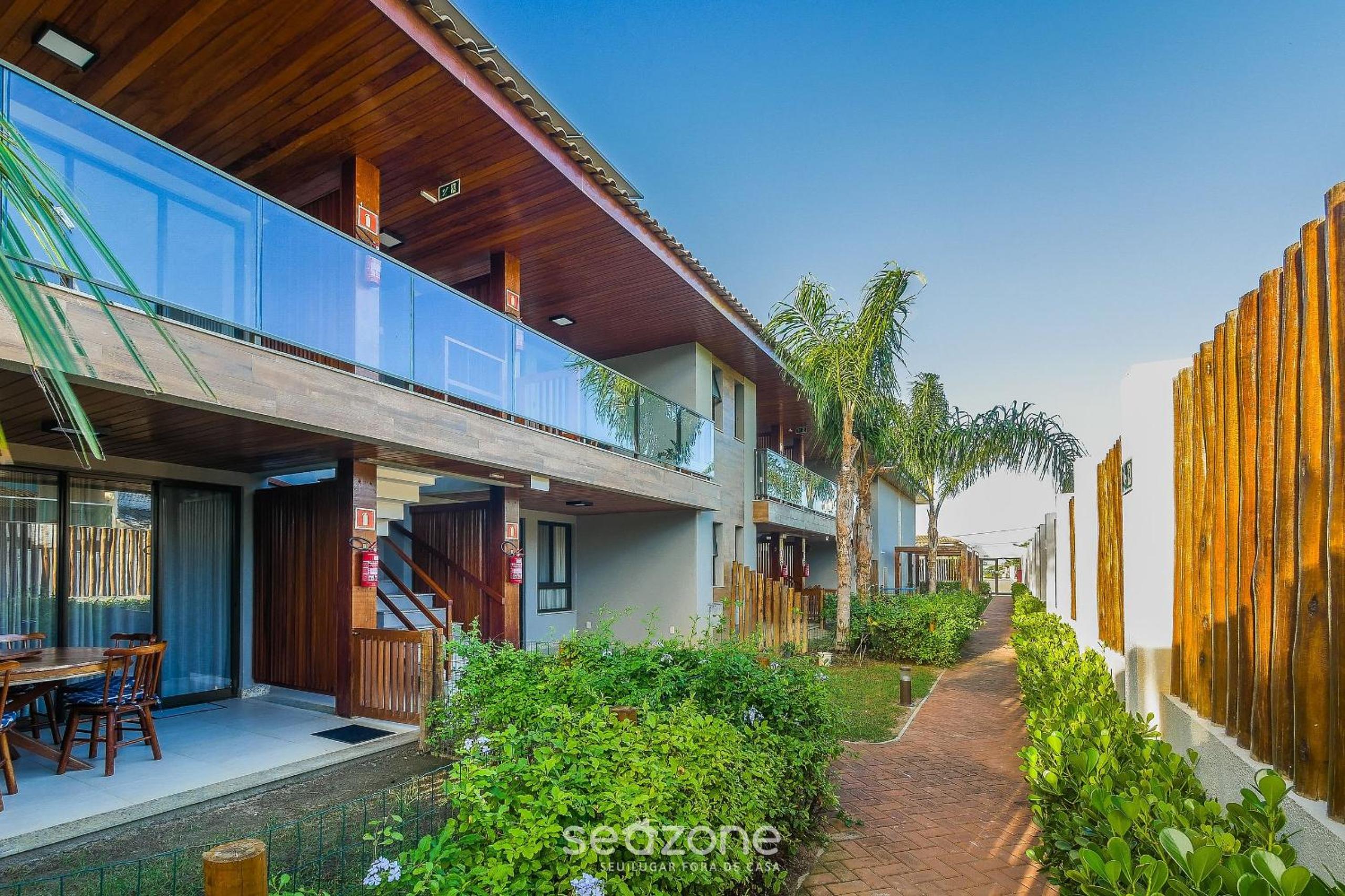 2 Suite Apartment in Condo with Pool EKO0008
