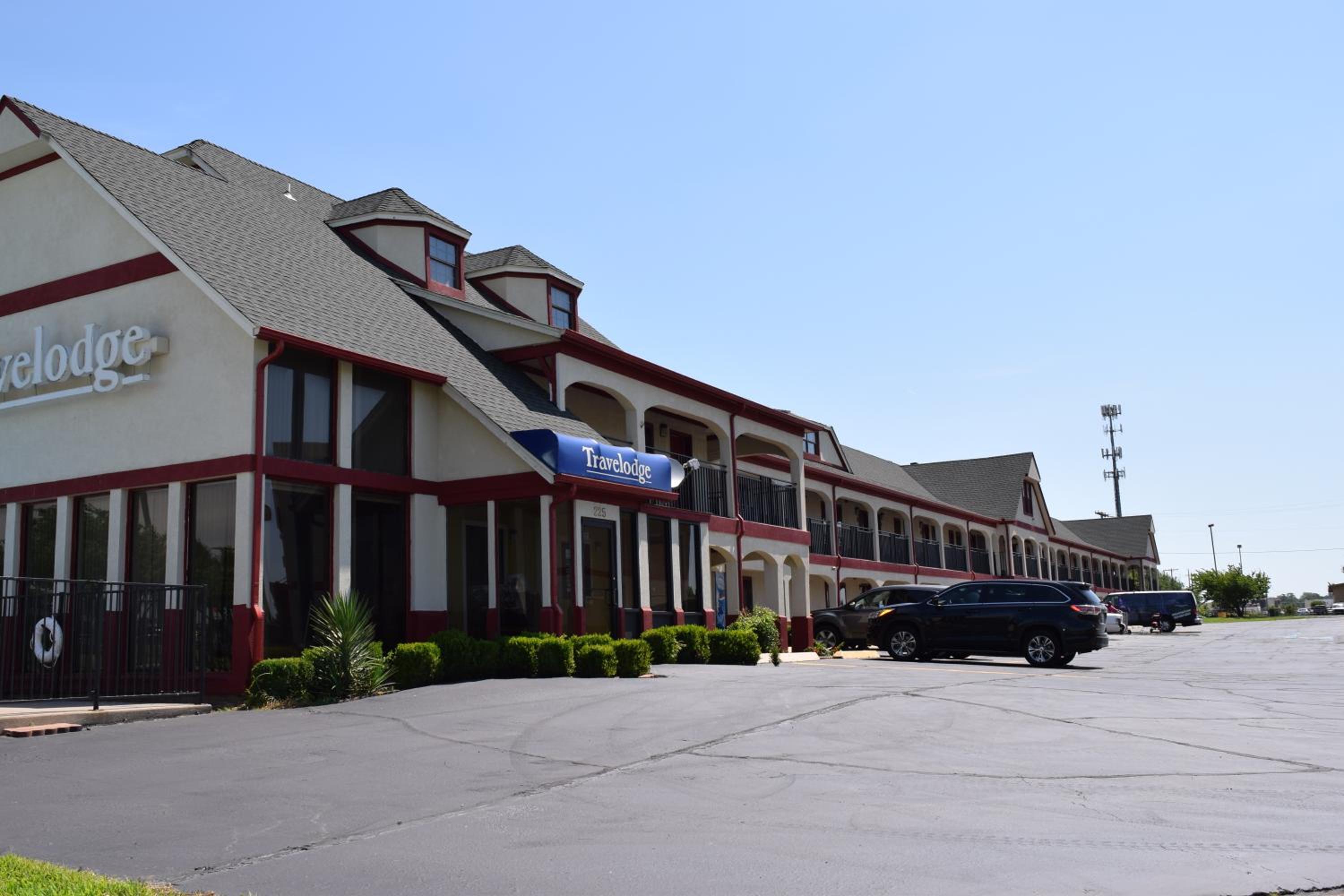 Super 8 by Wyndham Norman West view 2