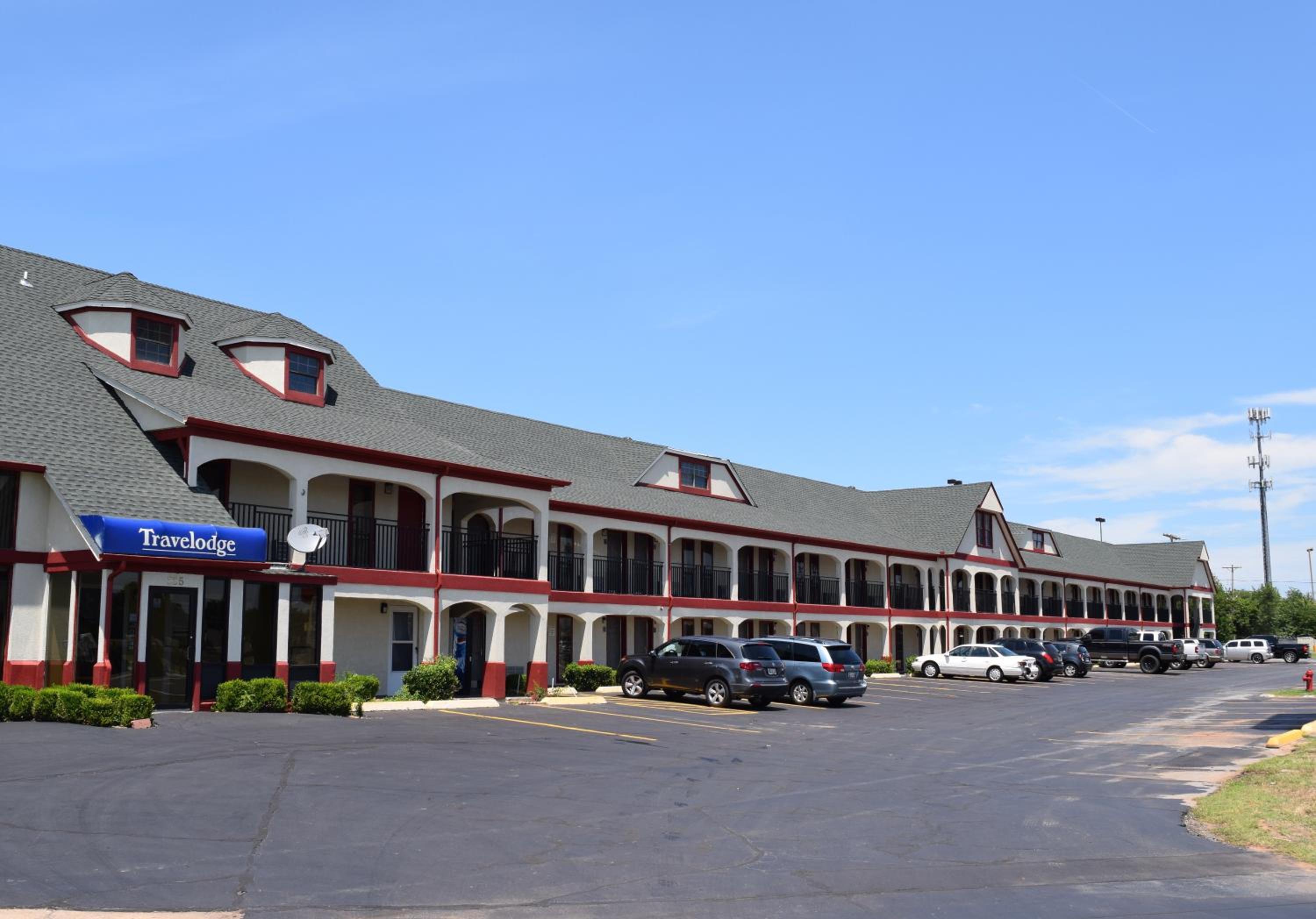 Super 8 by Wyndham Norman West view 4