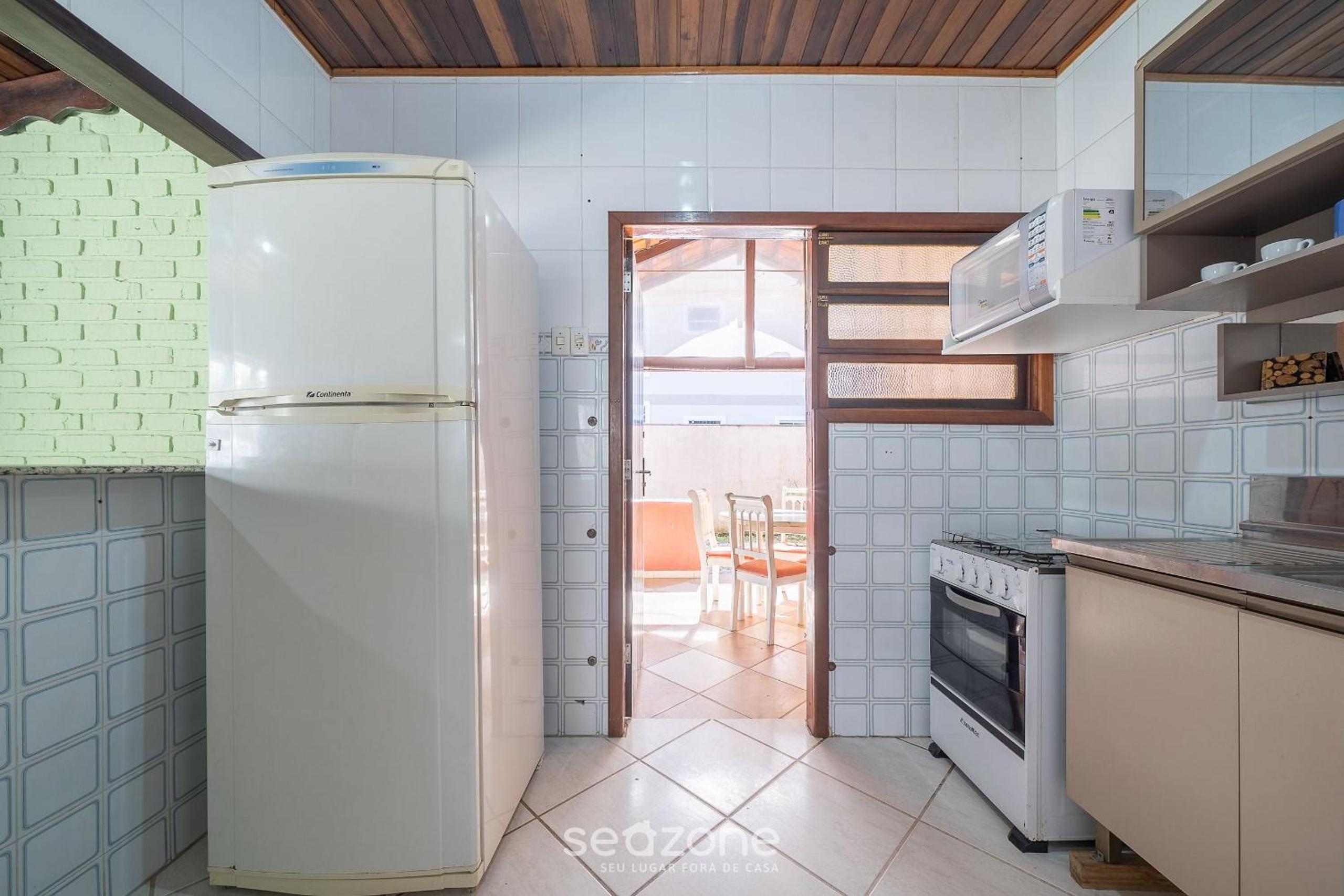 3BR House 230m from beach w/ BBQ & Grg RGV115