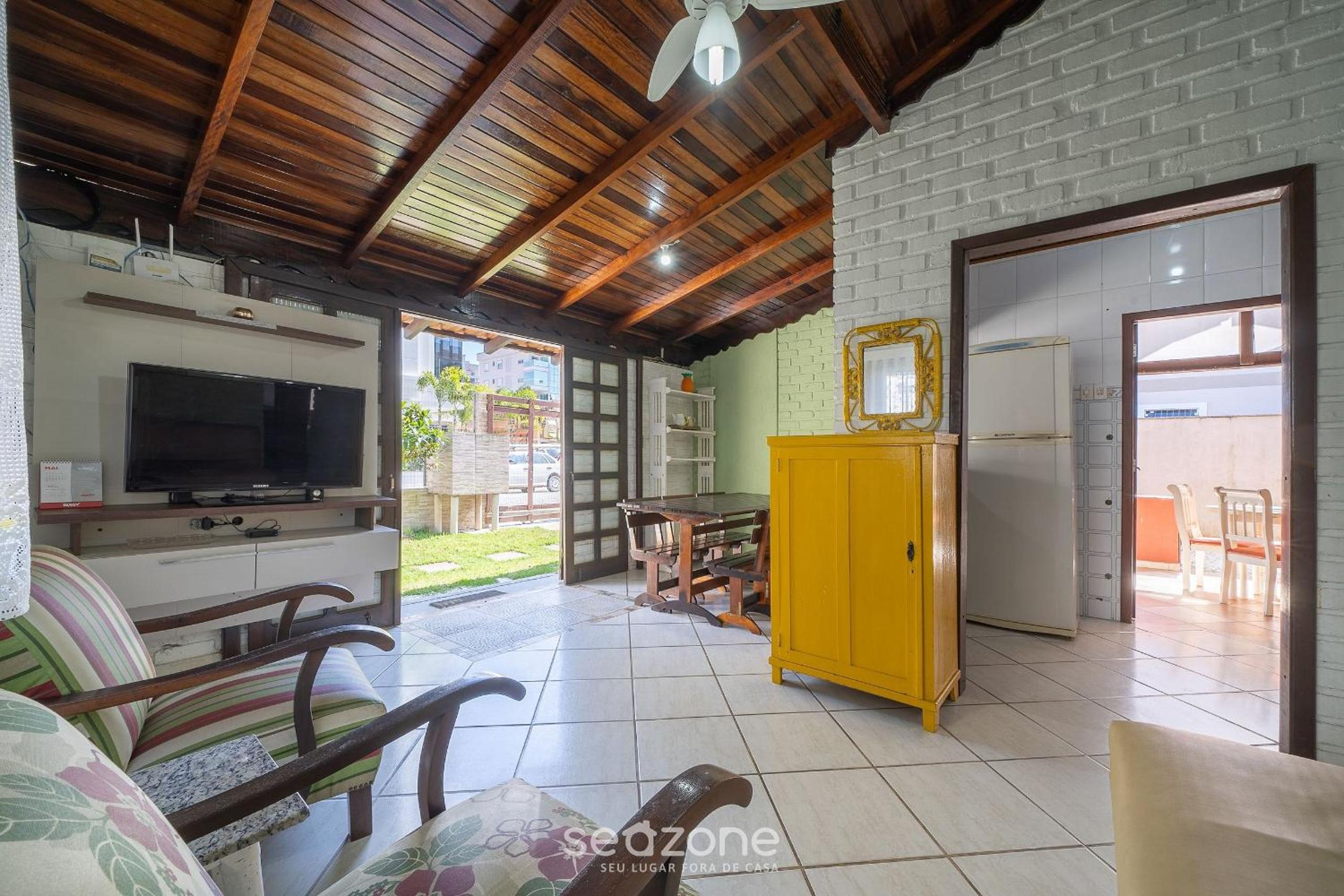 3BR House 230m from beach w/ BBQ & Grg RGV115