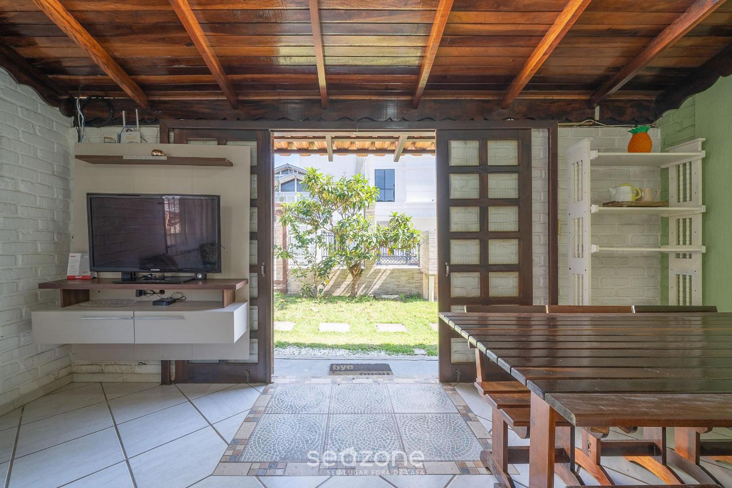 3BR House 230m from beach w/ BBQ & Grg RGV115
