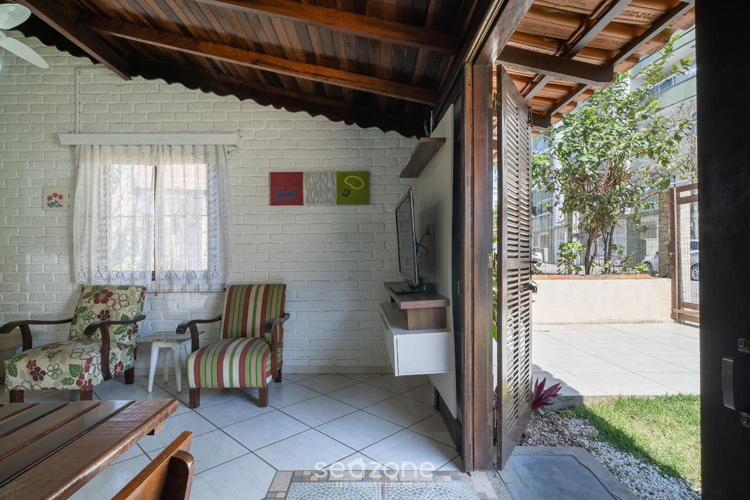3BR House 230m from beach w/ BBQ & Grg RGV115