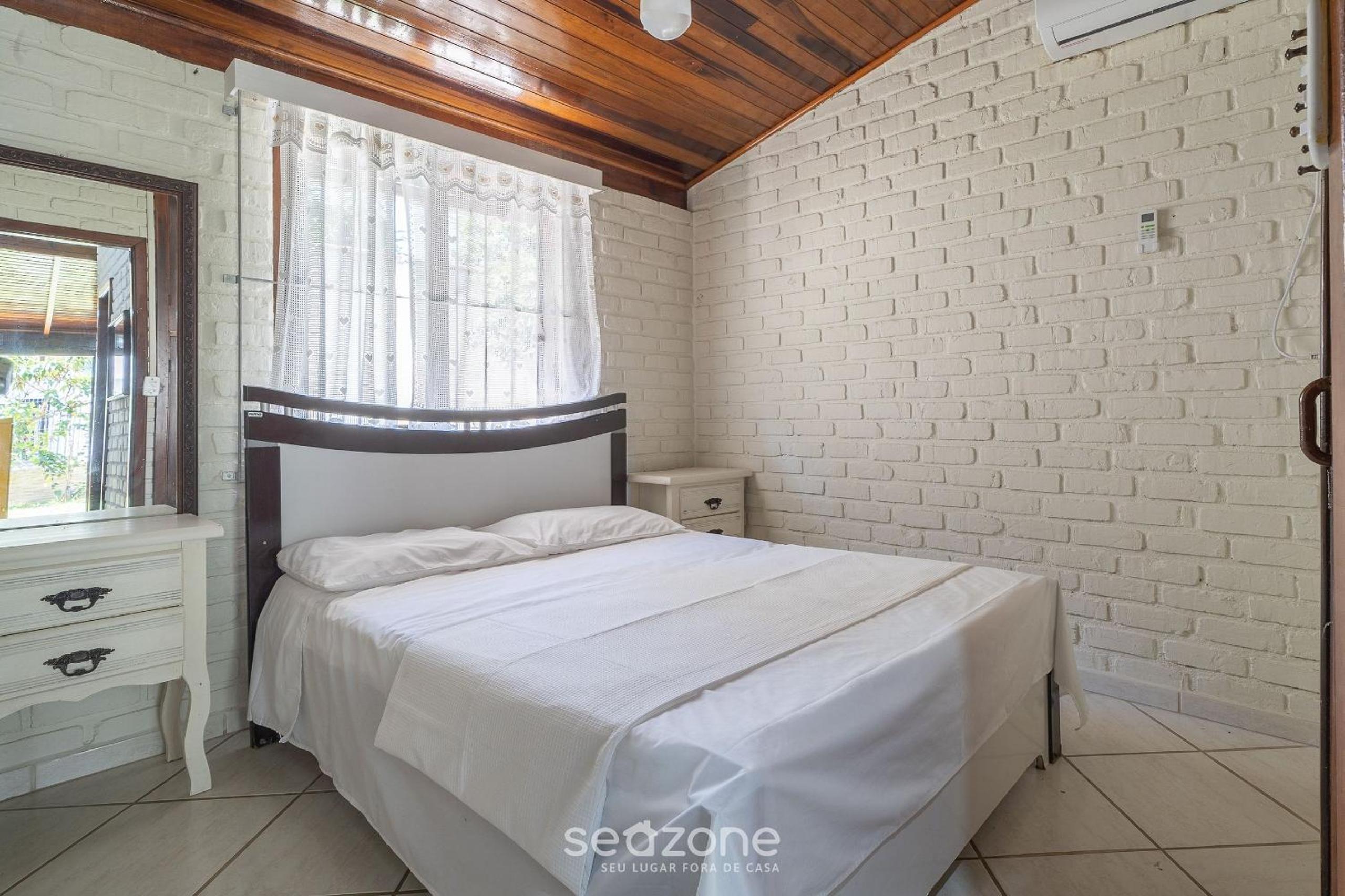 3BR House 230m from beach w/ BBQ & Grg RGV115