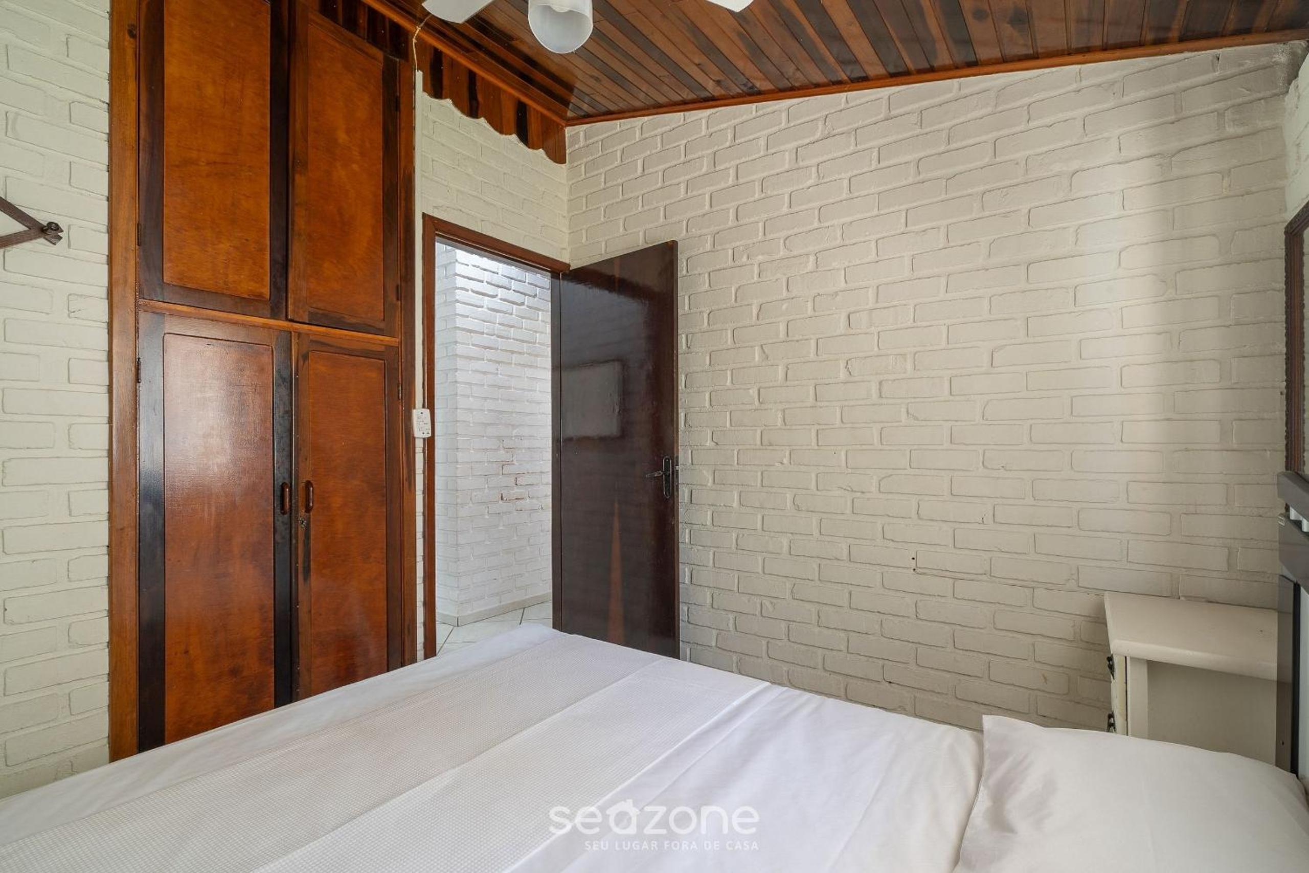 3BR House 230m from beach w/ BBQ & Grg RGV115