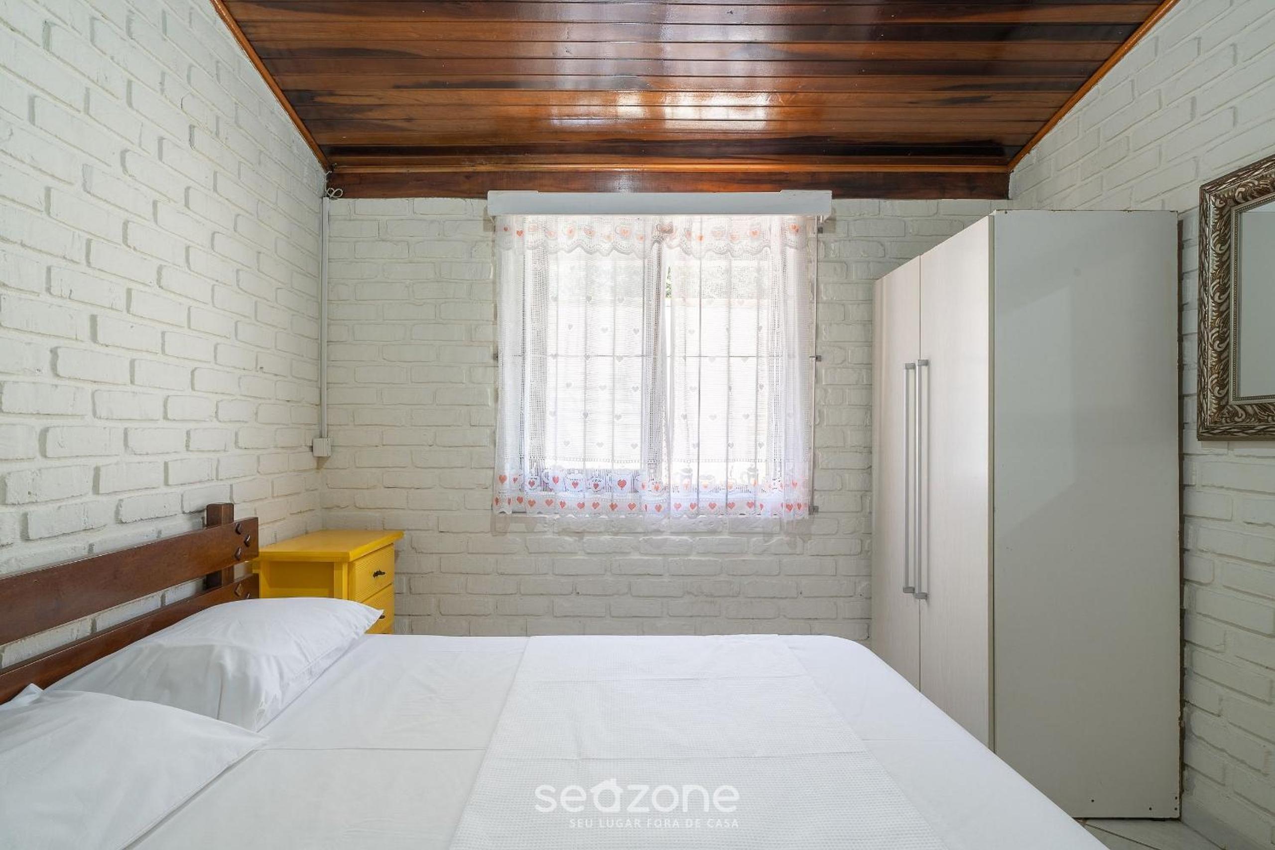 3BR House 230m from beach w/ BBQ & Grg RGV115