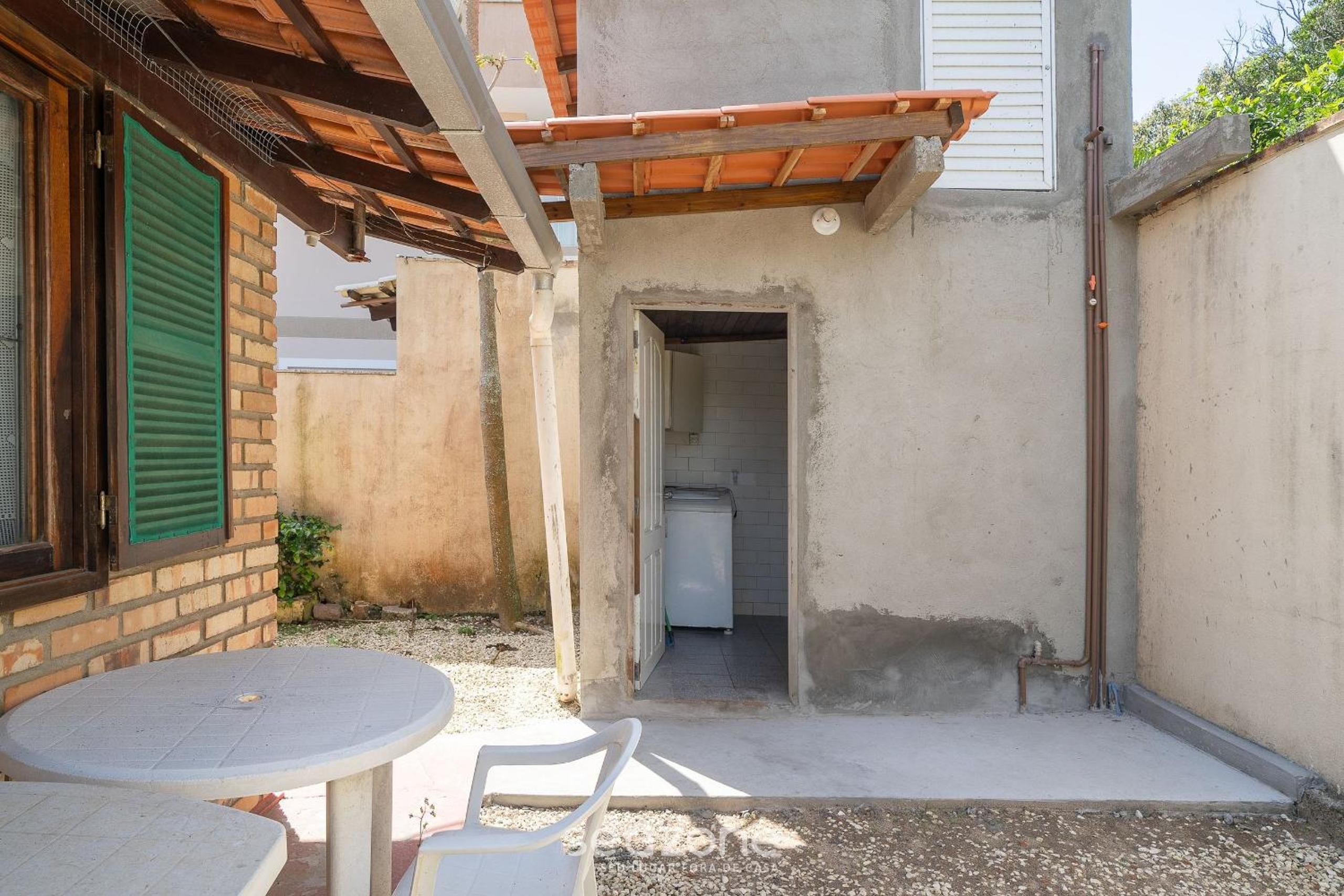 3BR House 230m from beach w/ BBQ & Grg RGV115