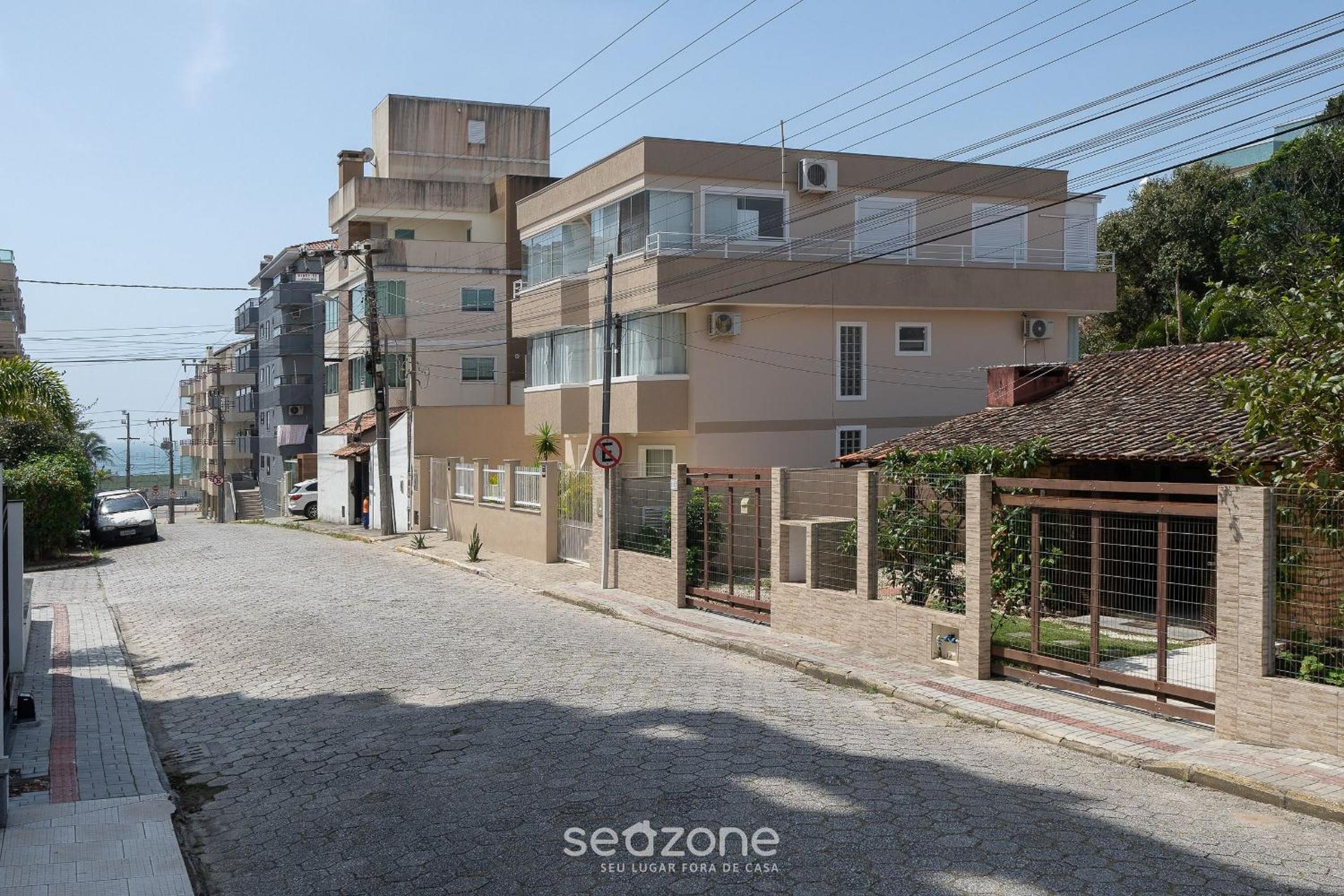 3BR House 230m from beach w/ BBQ & Grg RGV115