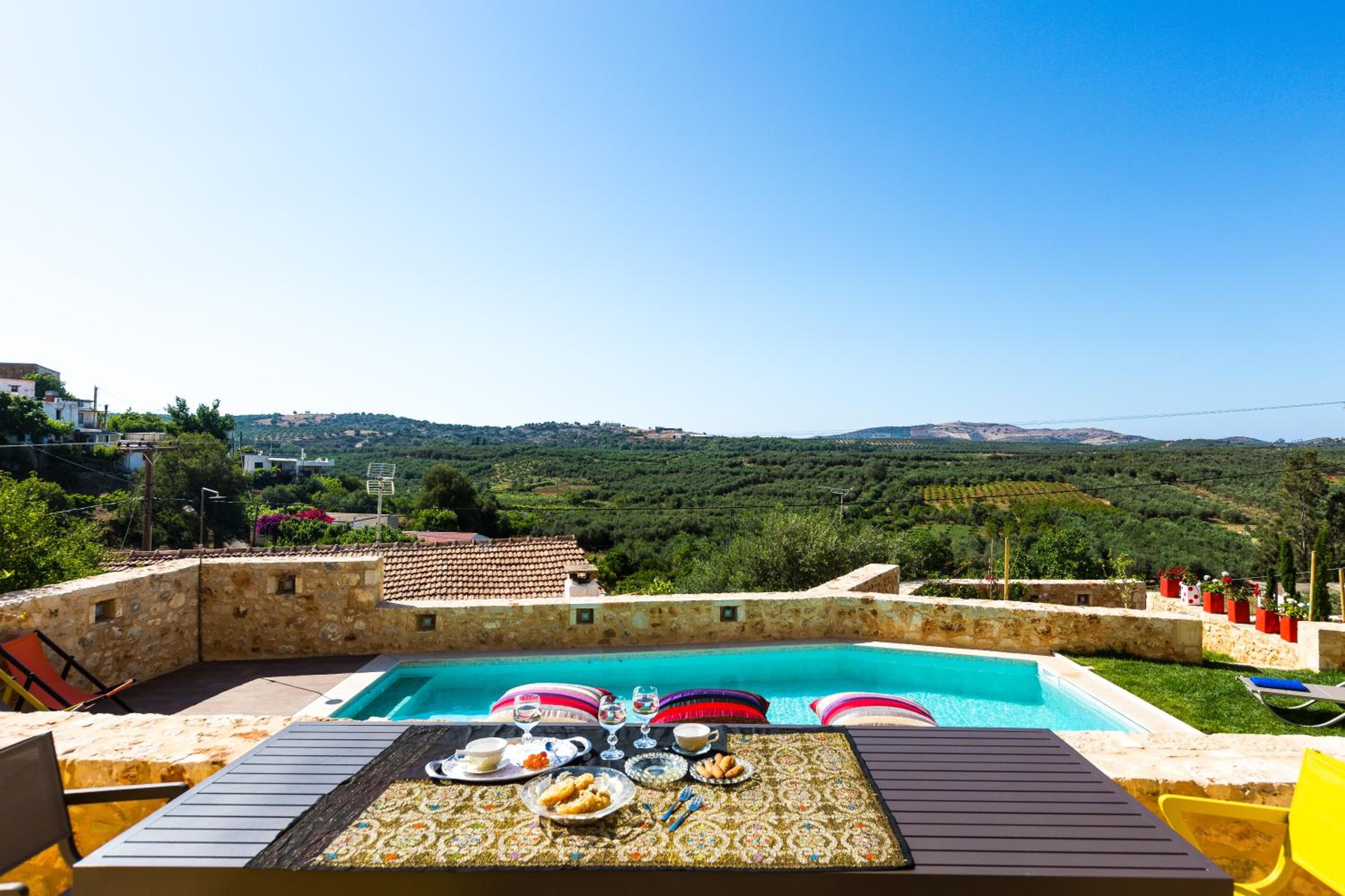 ERONDAS Cretan Country Villas