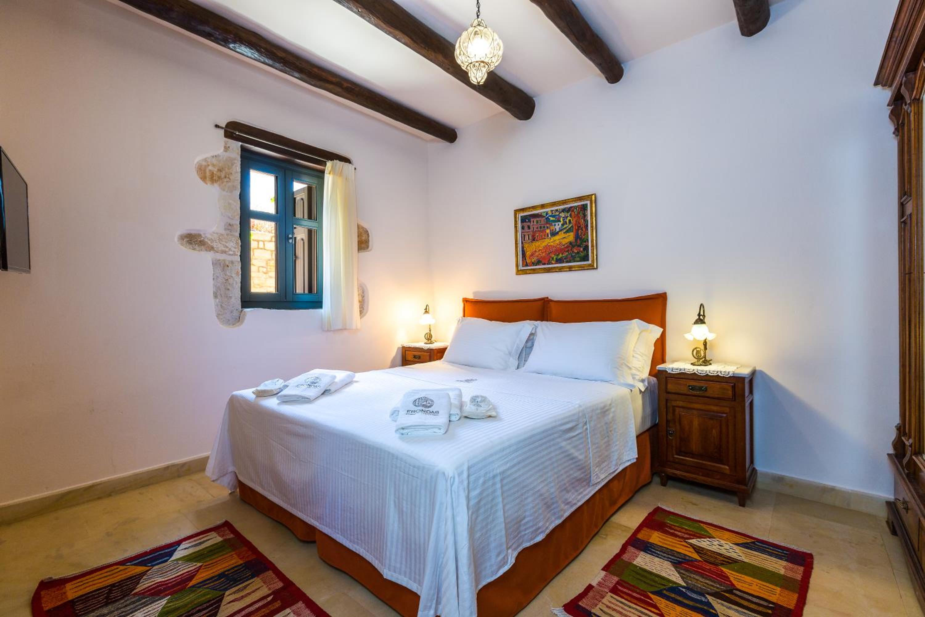 ERONDAS Cretan Country Villas