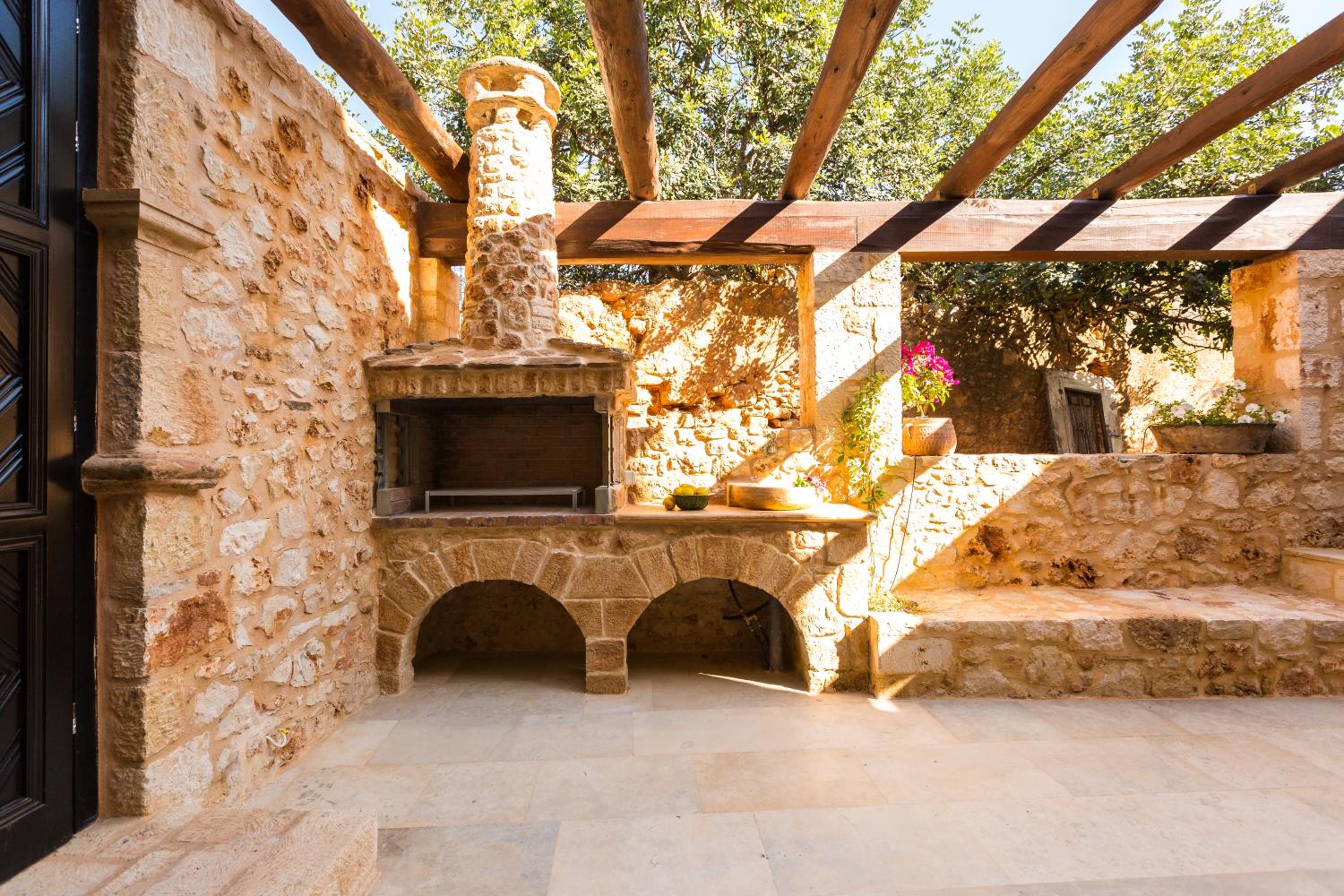 ERONDAS Cretan Country Villas