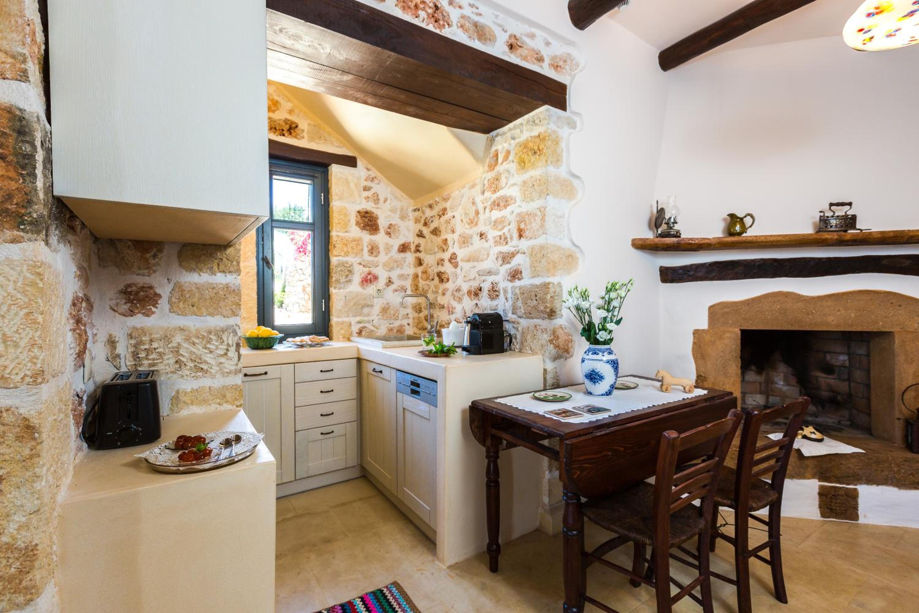 ERONDAS Cretan Country Villas