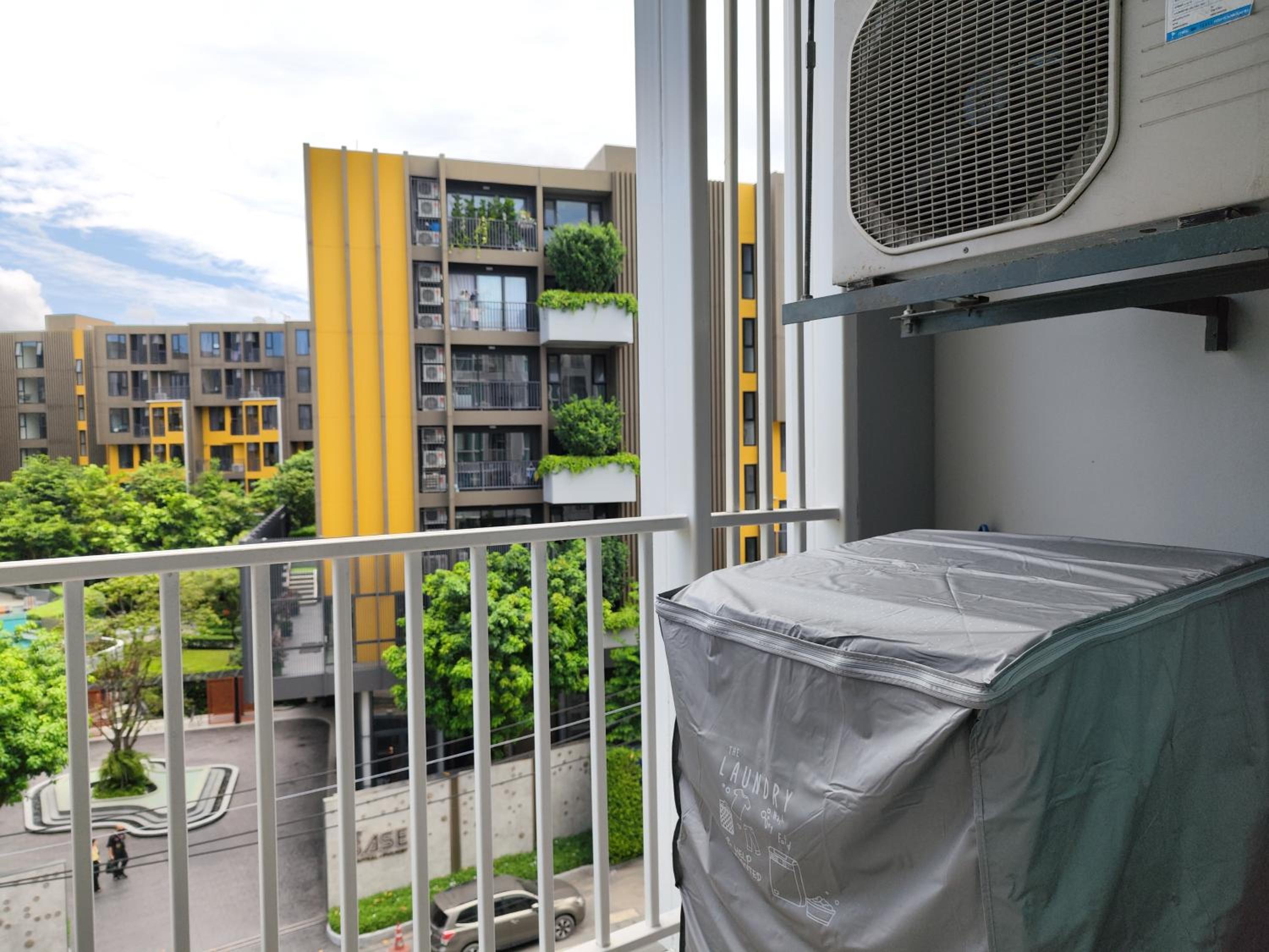 5 Floor - The Base Downtown Condominium next to Central Shopping Mall