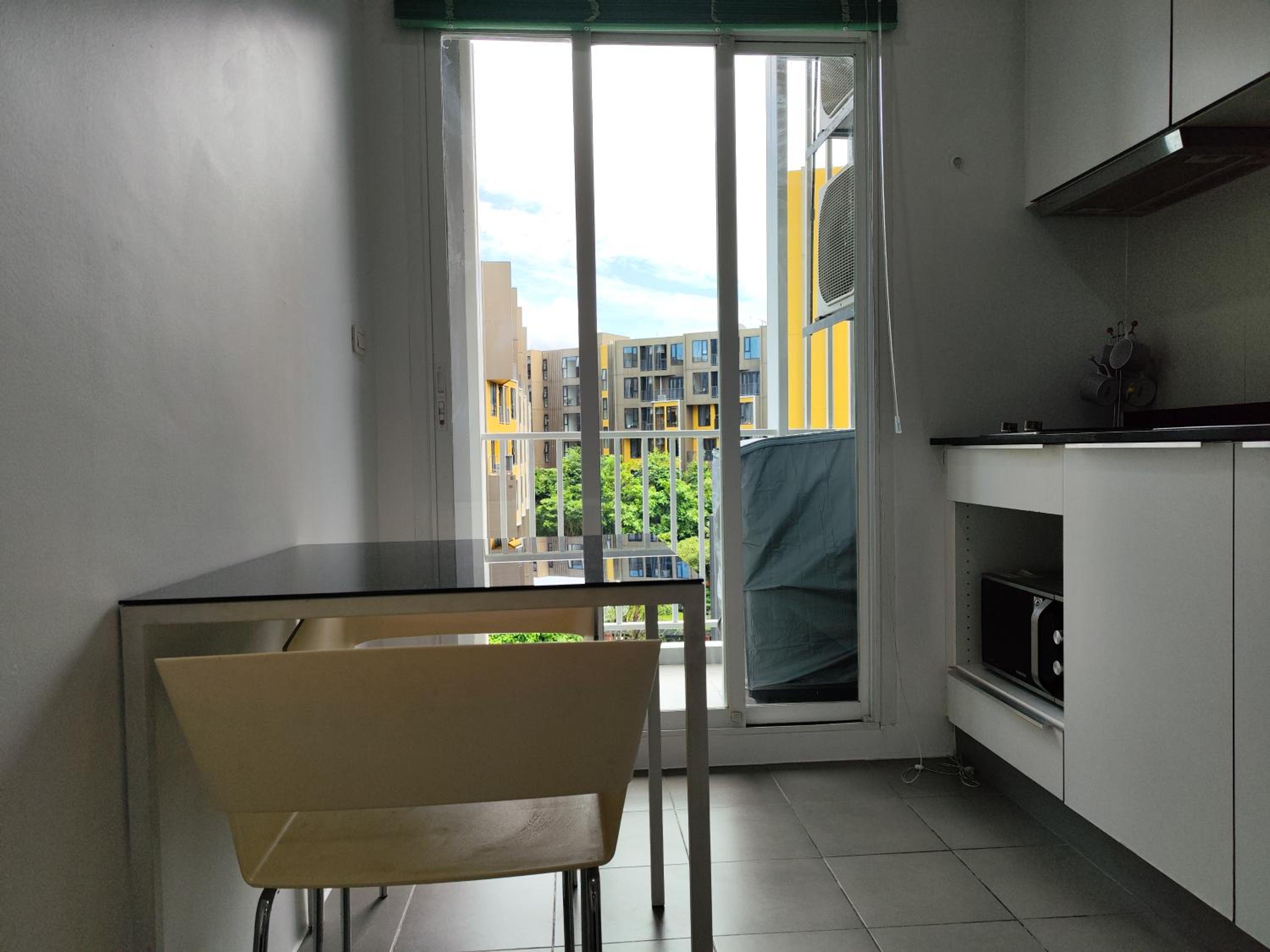 5 Floor - The Base Downtown Condominium next to Central Shopping Mall