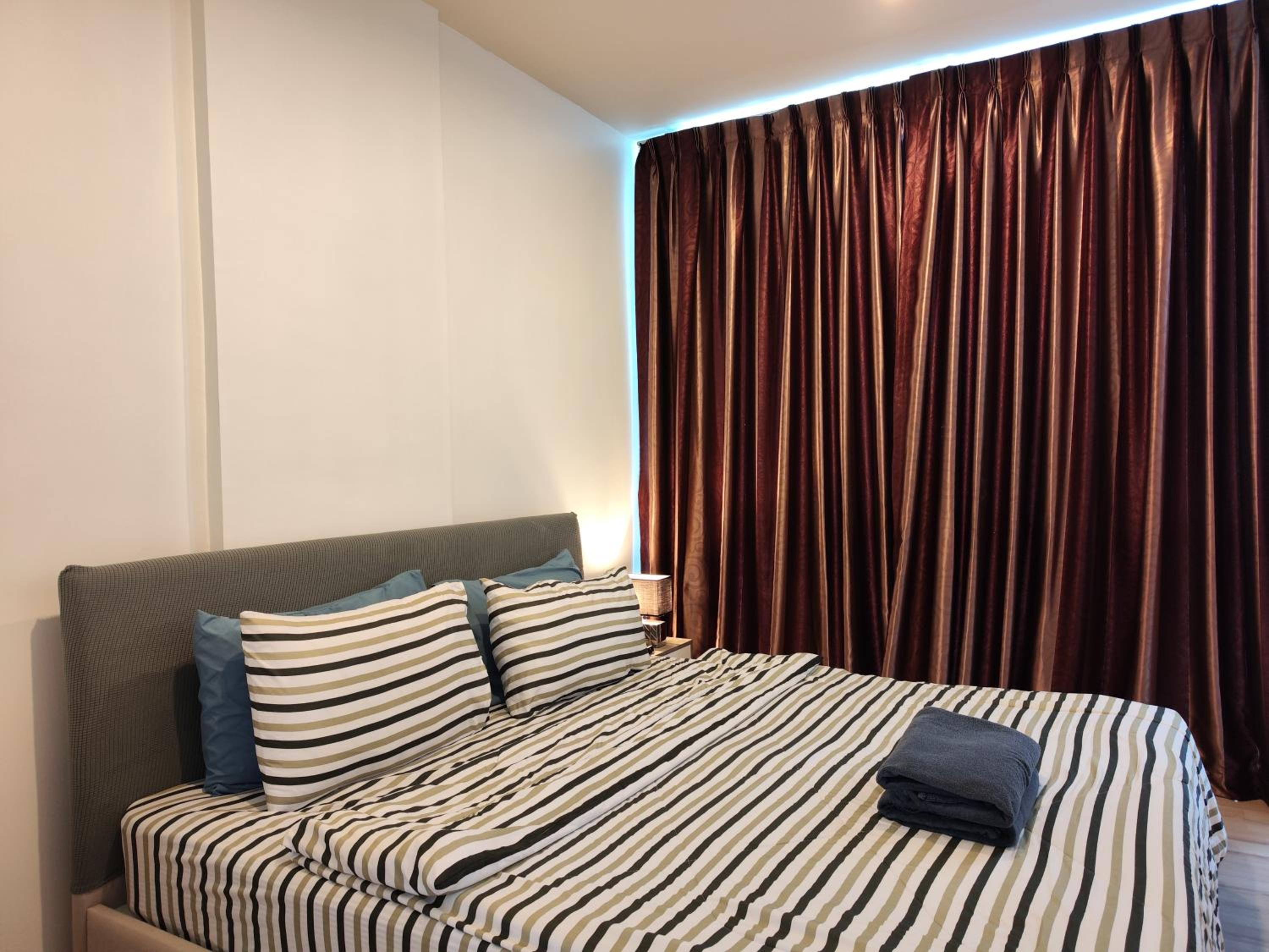 5 Floor - The Base Downtown Condominium next to Central Shopping Mall