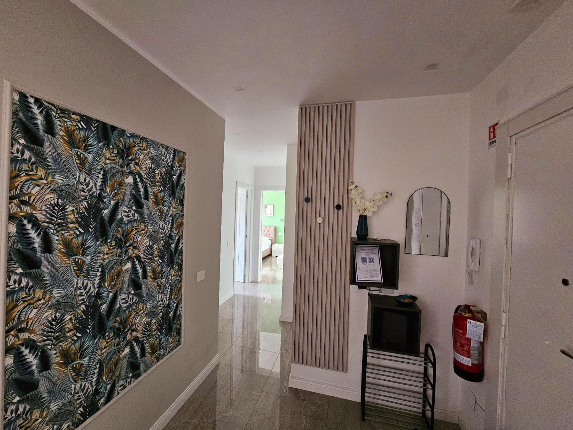 Upper San Pietro elegant flat on metro A with a view