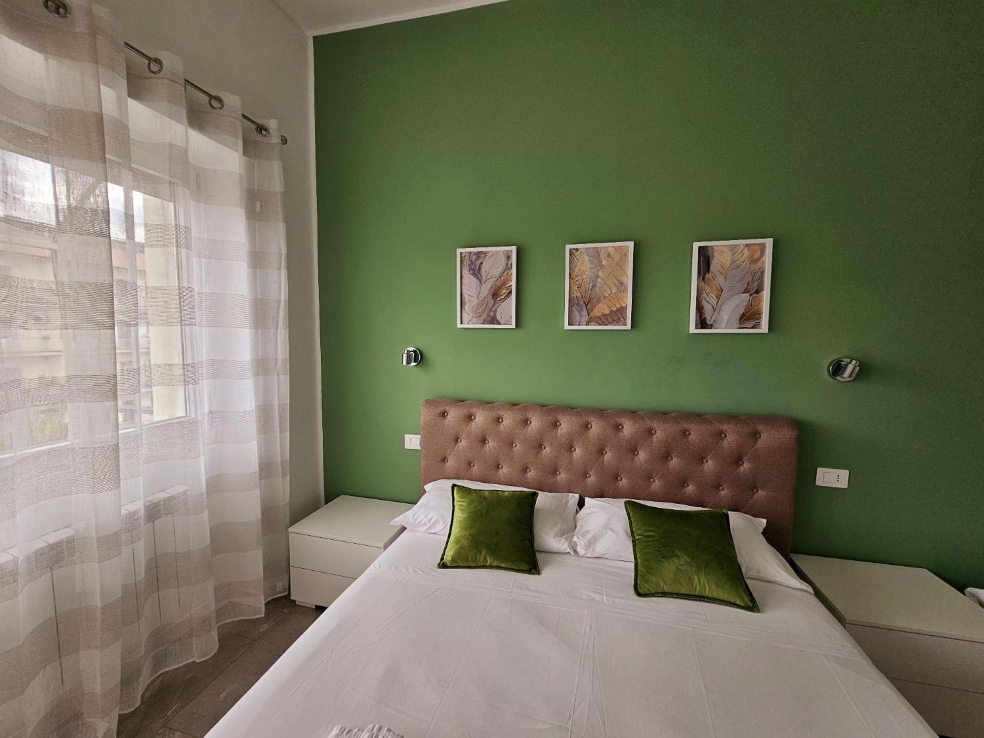 Upper San Pietro elegant flat on metro A with a view