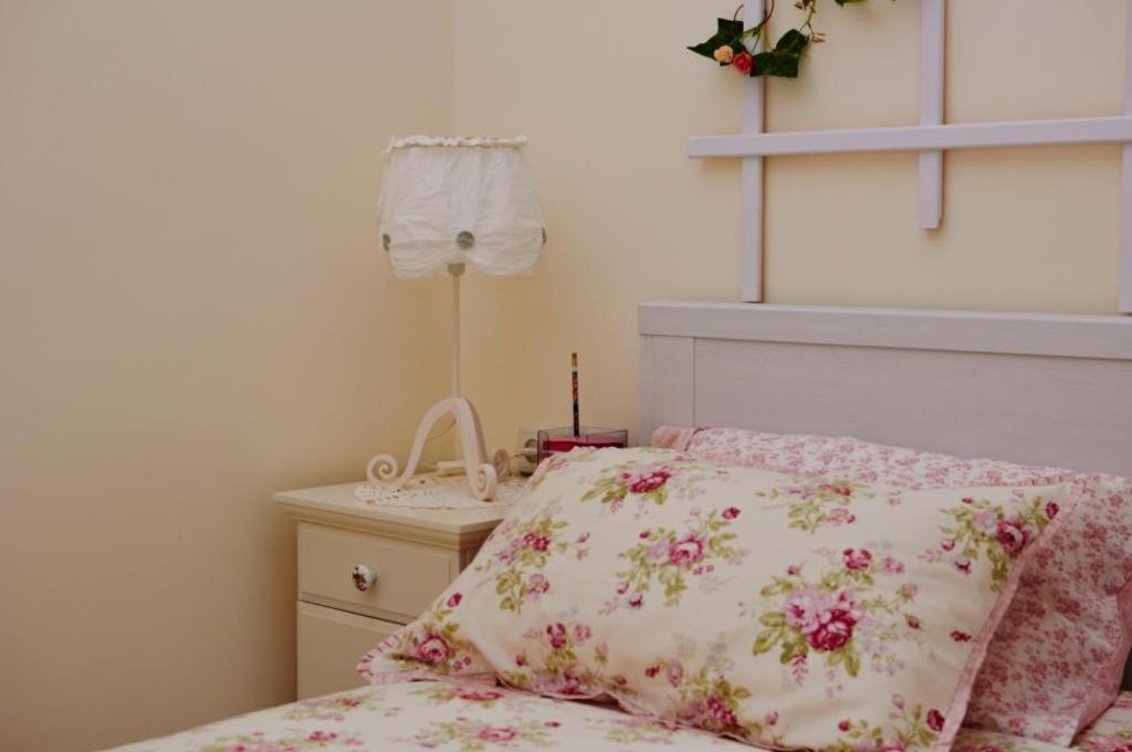 Romantic apartment near Opera with Air-conditioning view 3