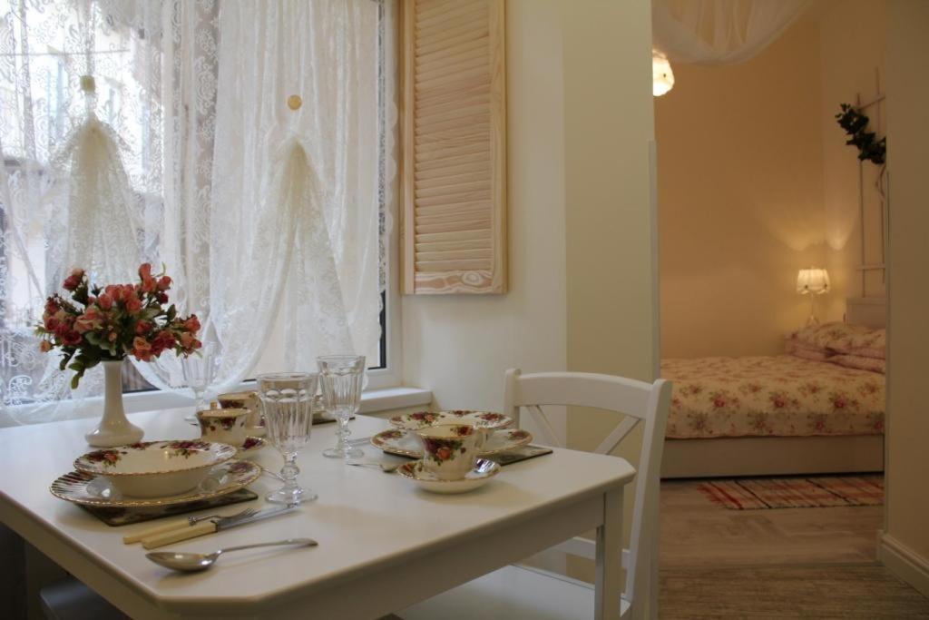Romantic apartment near Opera with Air-conditioning view 5