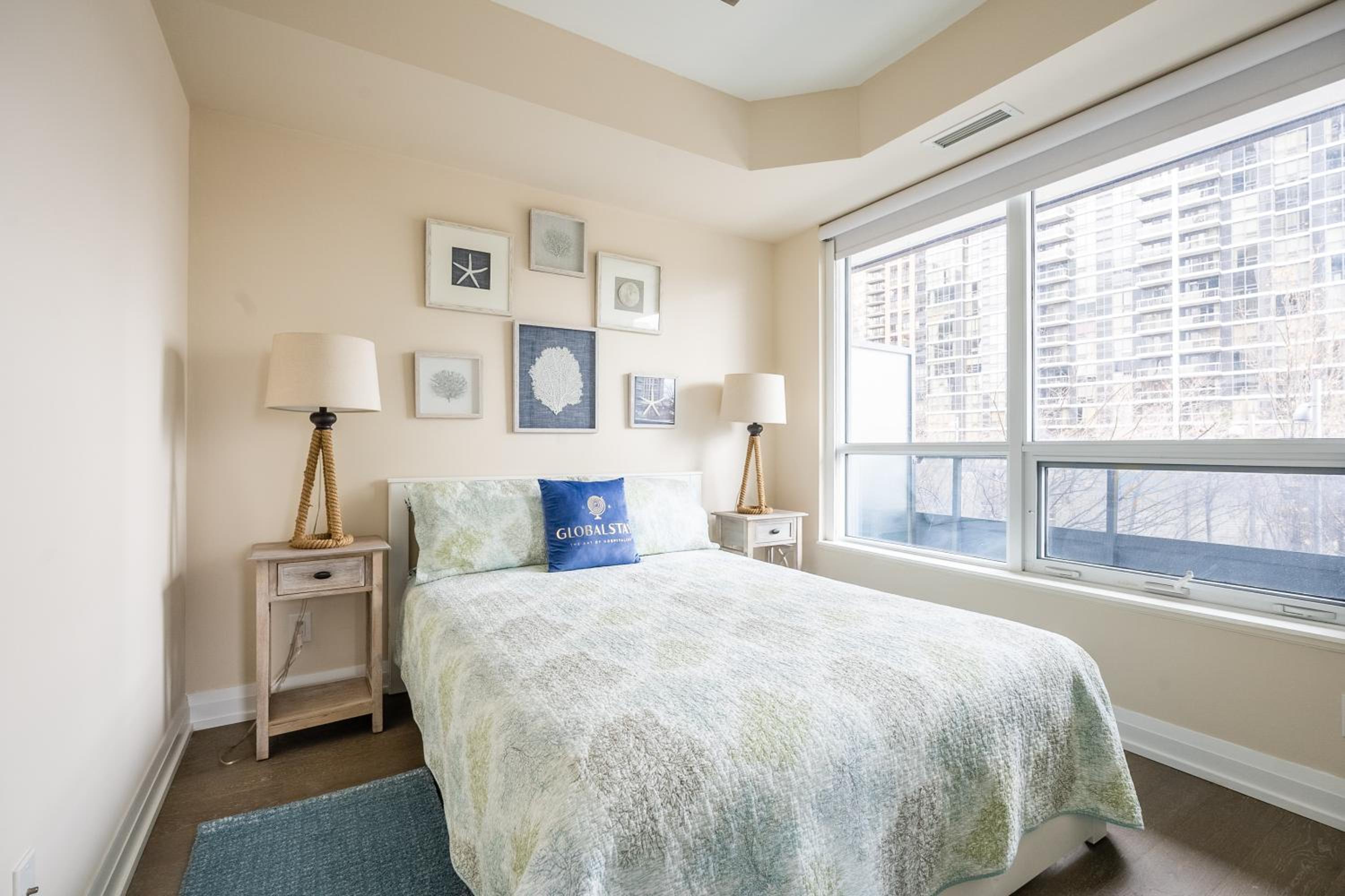 Stylish 2 BR & Den 2BA with Free Parking