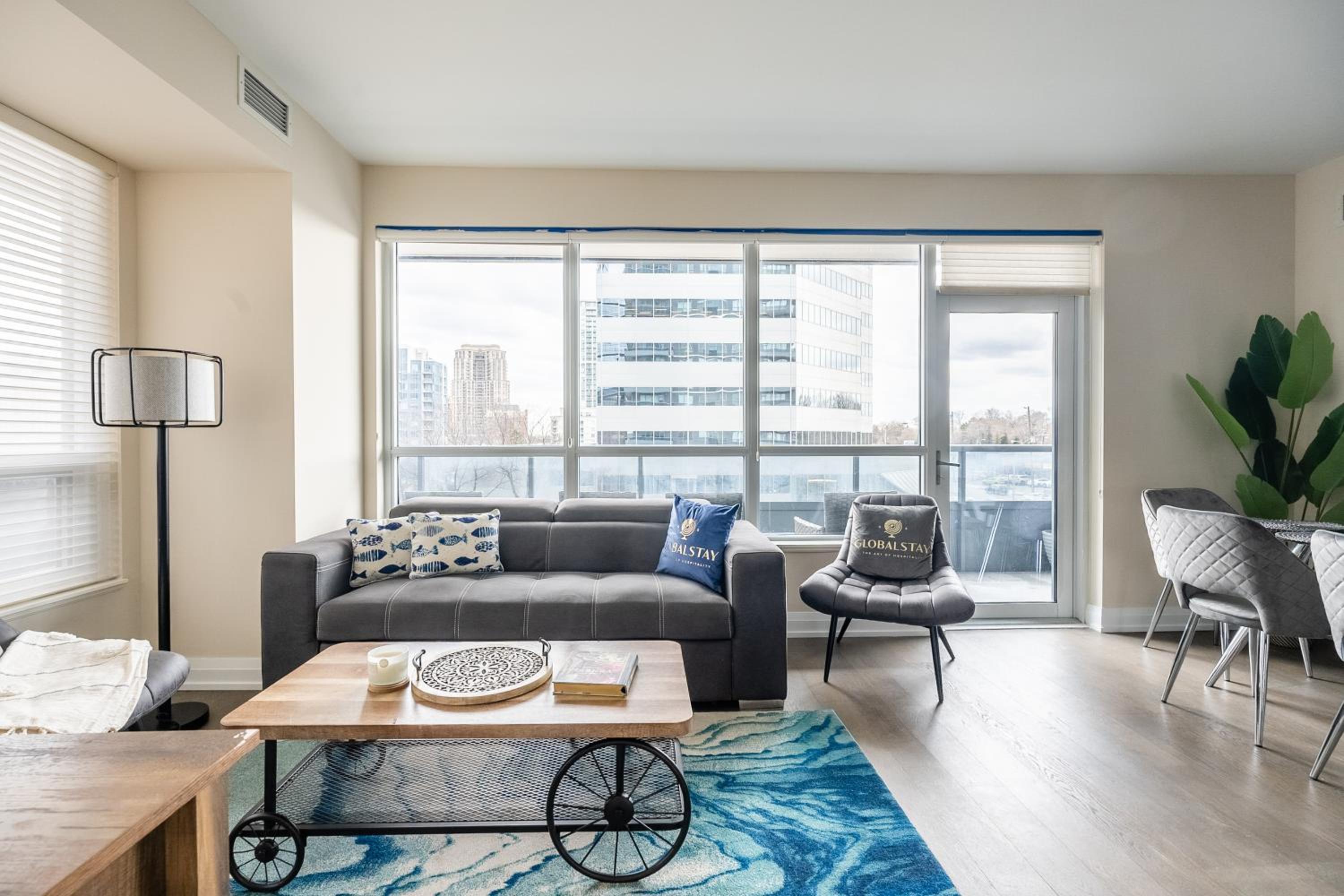 Stylish 2 BR & Den 2BA with Free Parking