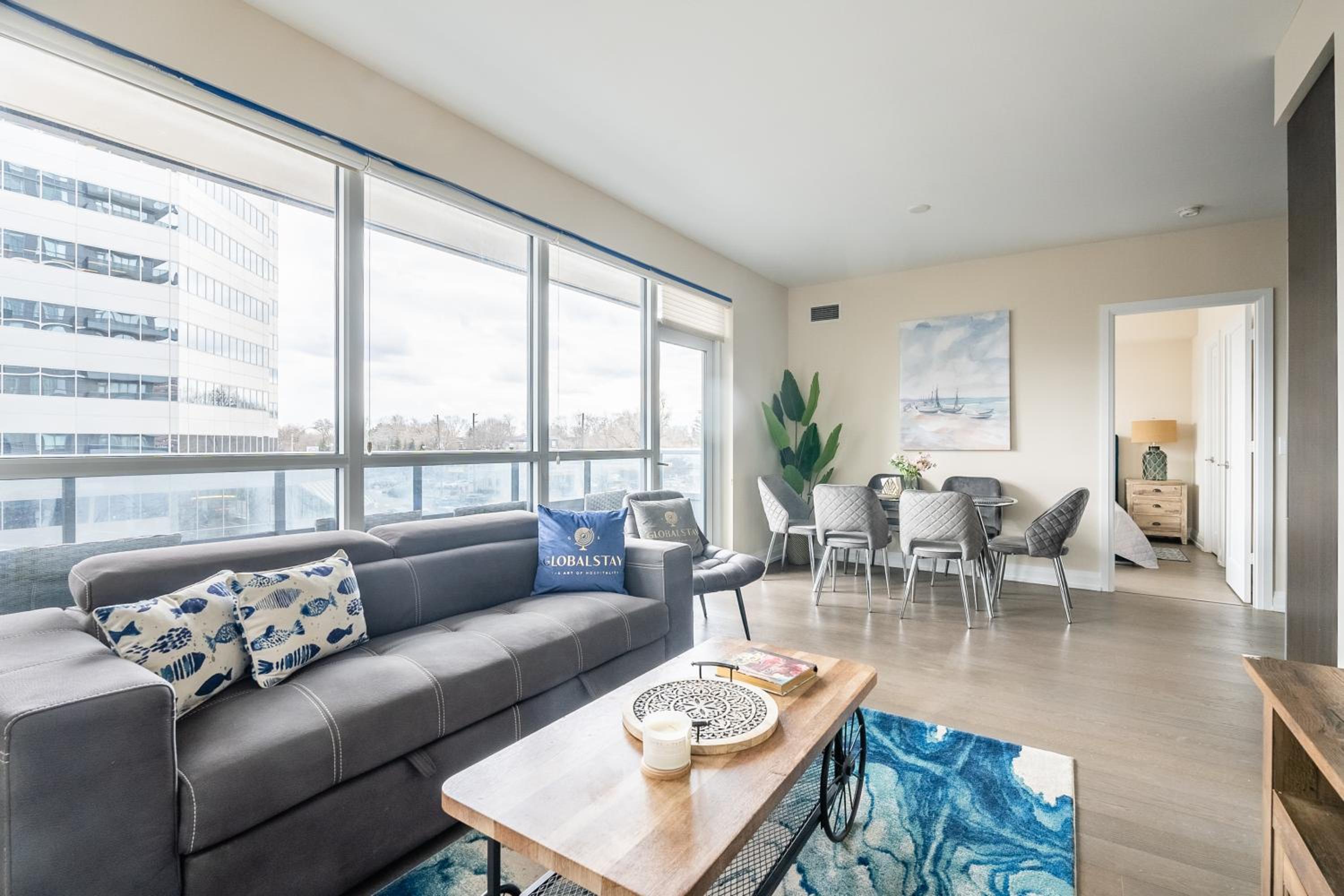 Stylish 2 BR & Den 2BA with Free Parking