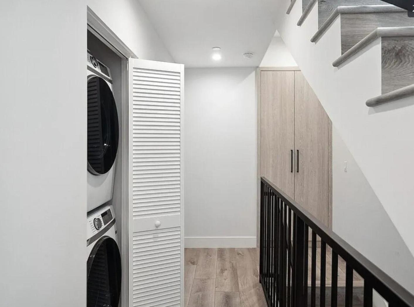 Modern 5-bedroom House FREE parking