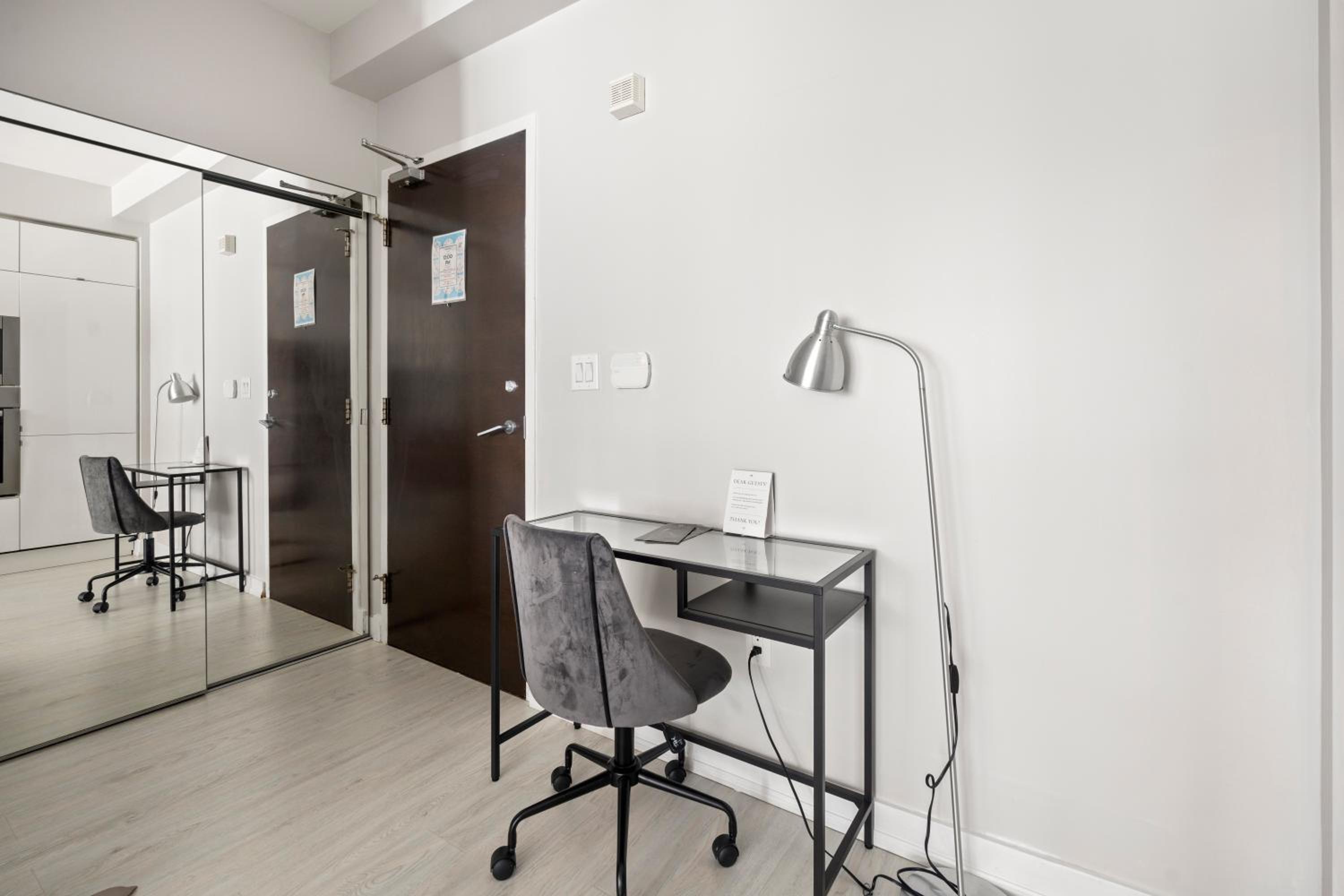 High Floor 1 Bedroom plus Den Condo Iceboat Terrace Downtown Toronto
