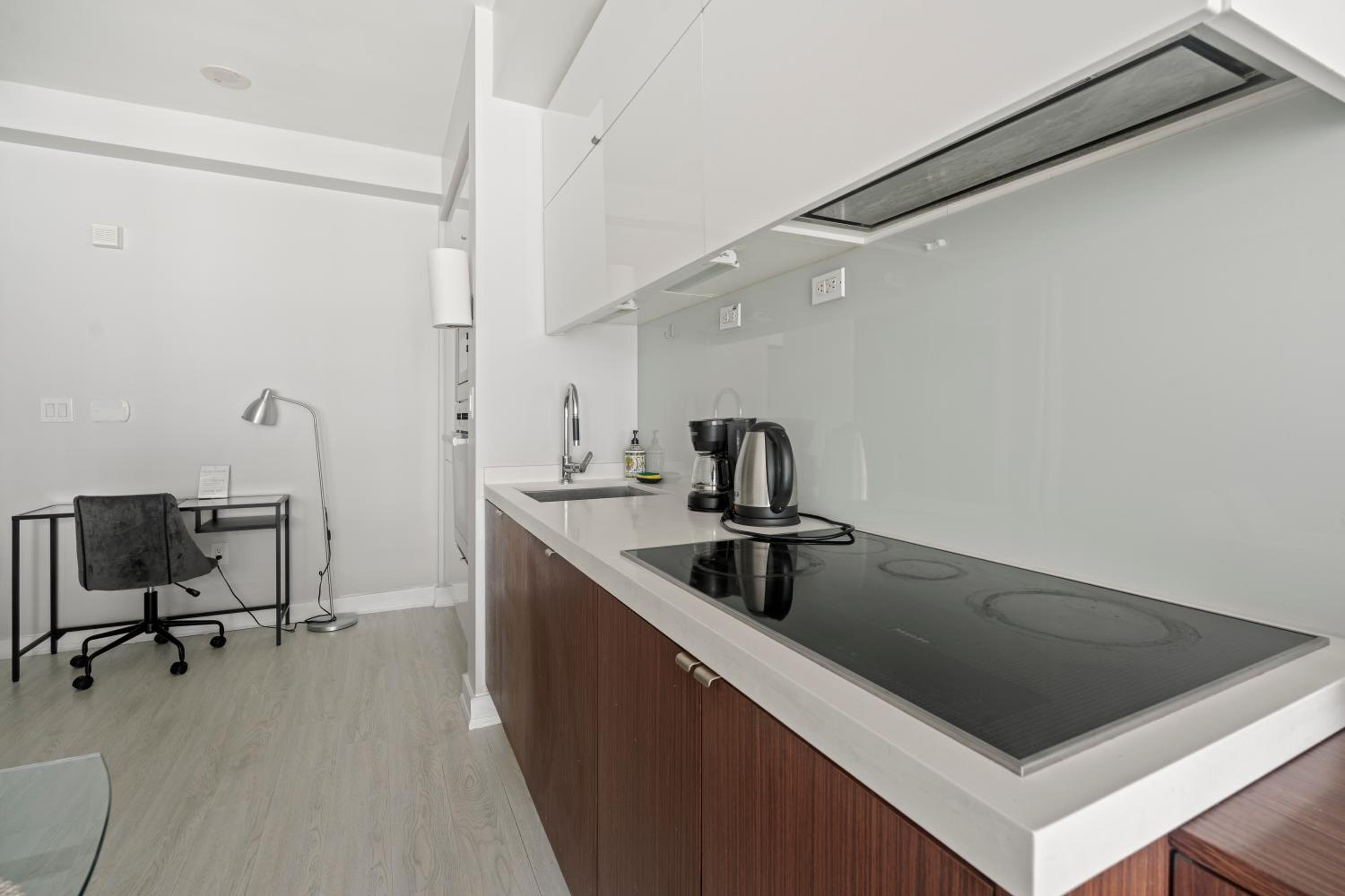High Floor 1 Bedroom plus Den Condo Iceboat Terrace Downtown Toronto