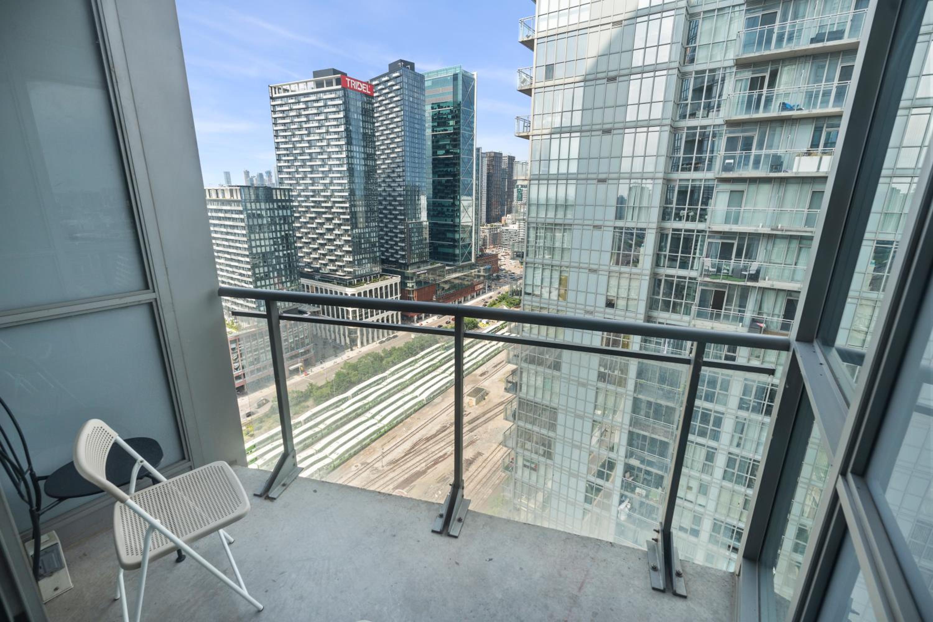 High Floor 1 Bedroom plus Den Condo Iceboat Terrace Downtown Toronto