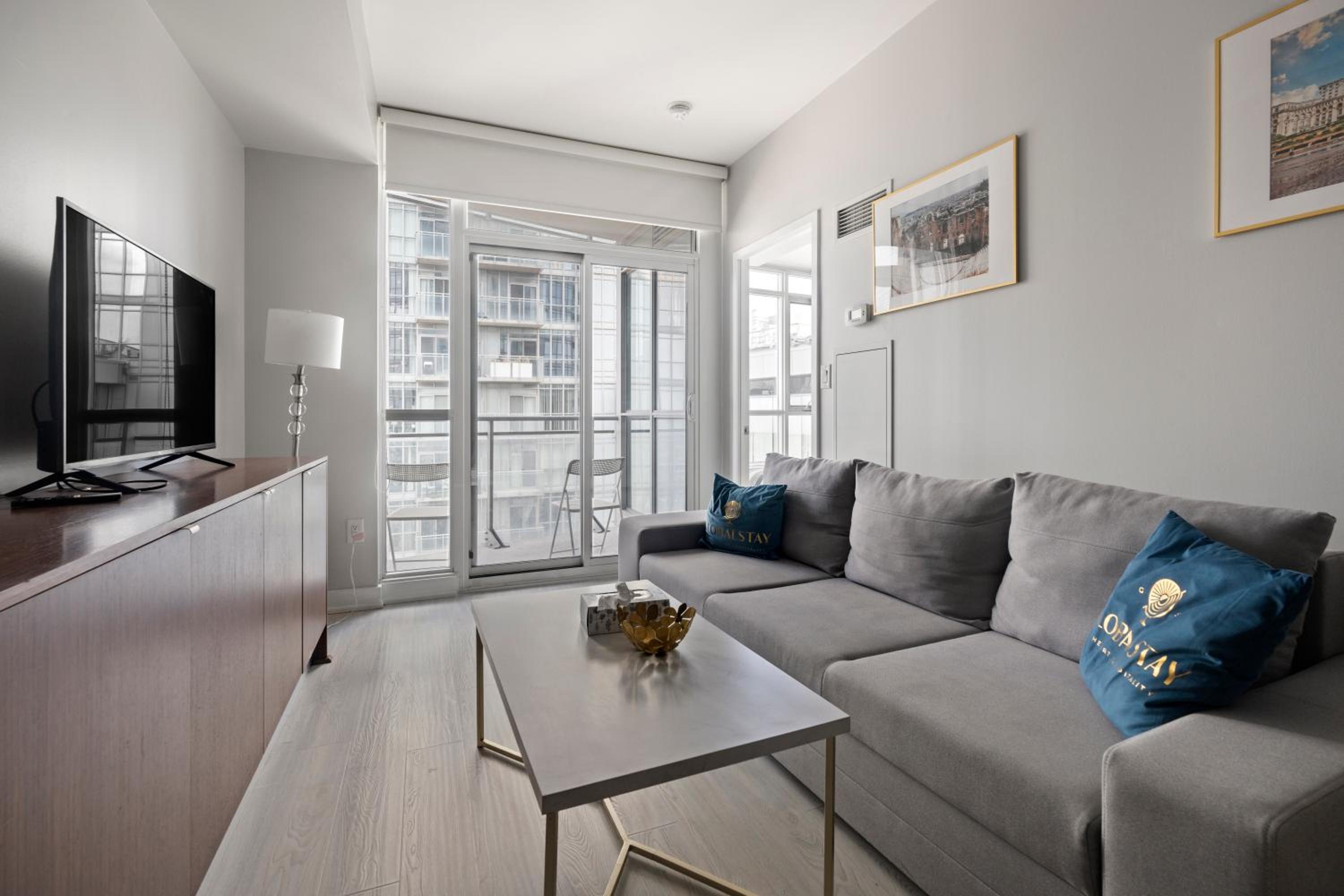 High Floor 1 Bedroom plus Den Condo Iceboat Terrace Downtown Toronto