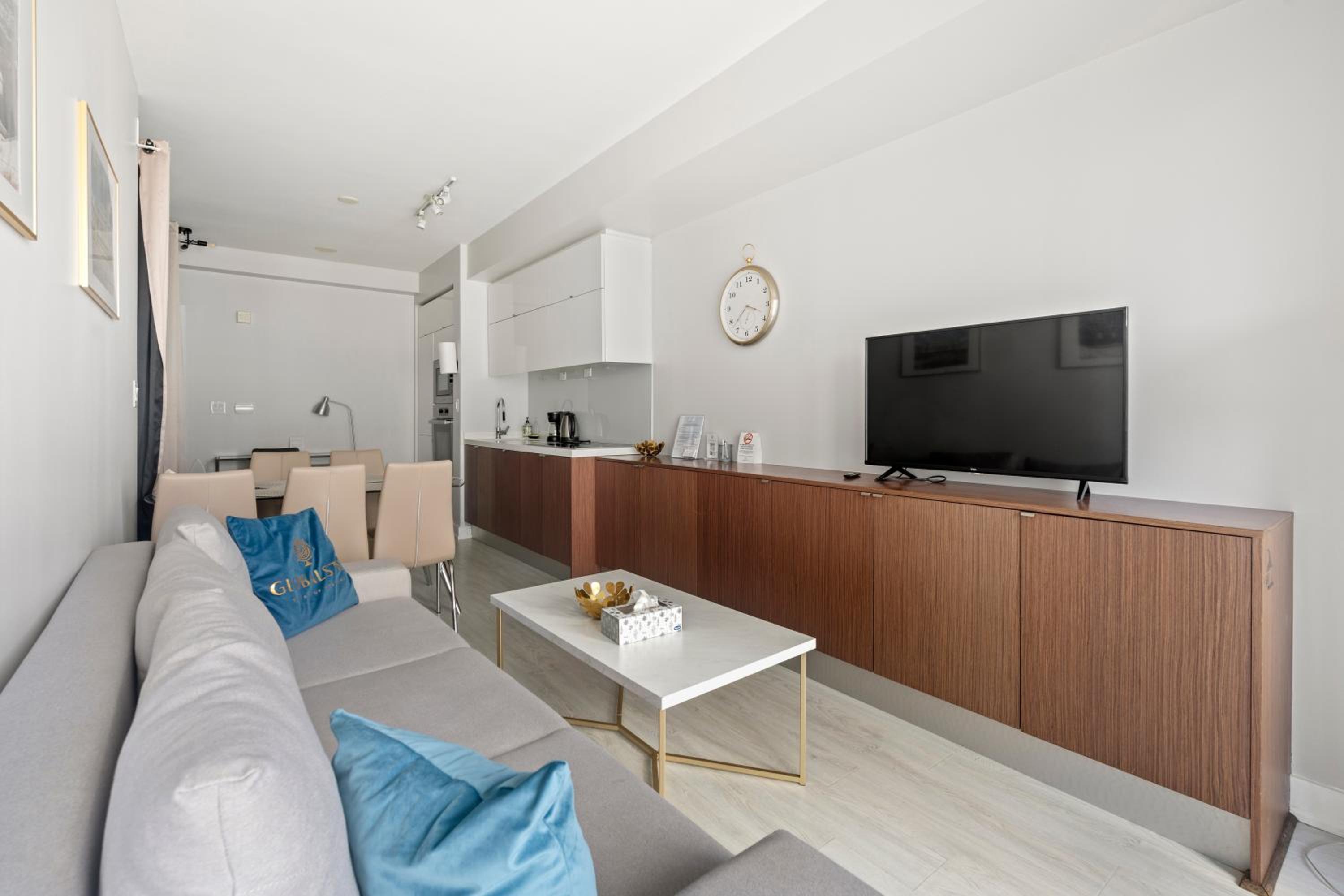 High Floor 1 Bedroom plus Den Condo Iceboat Terrace Downtown Toronto