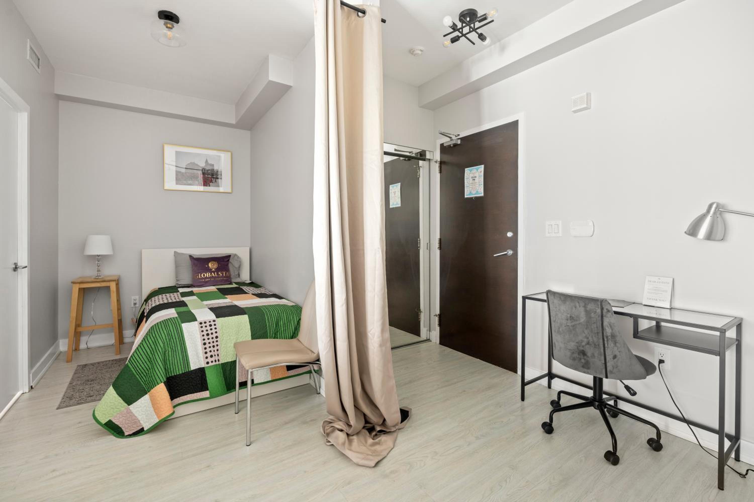 High Floor 1 Bedroom plus Den Condo Iceboat Terrace Downtown Toronto