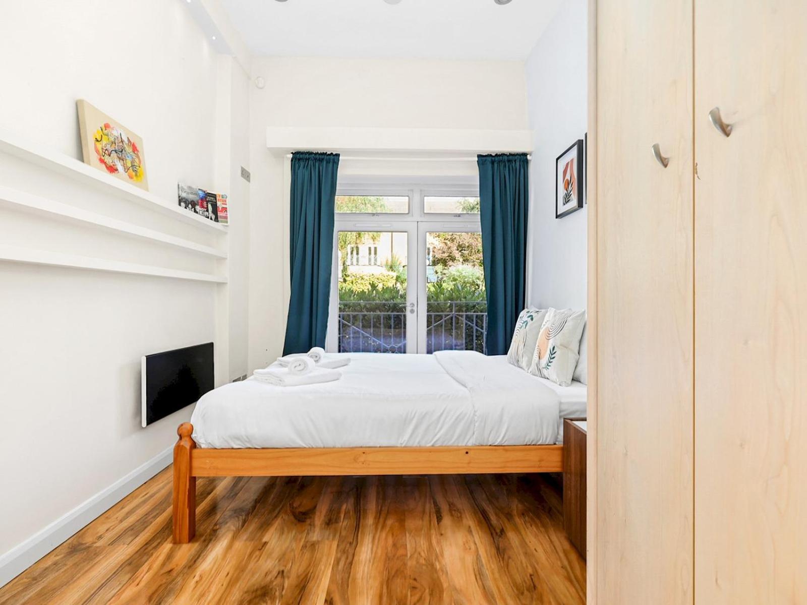 Pass the Keys Calm Brick Lane Area Stay, 2BR Home