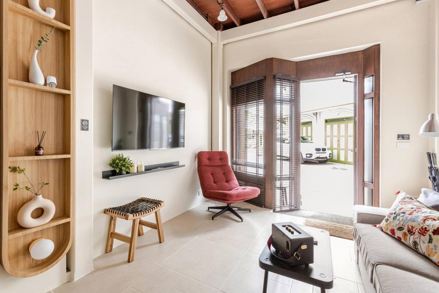 Nueng Rana 232 Corner view 1BR Duplex 3beds / 2B