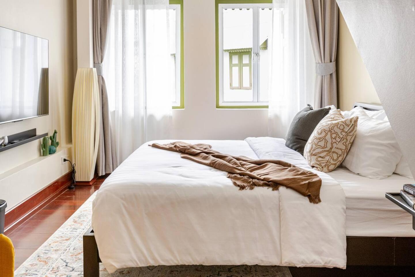 Nueng Rana 232 Corner view 1BR Duplex 3beds / 2B